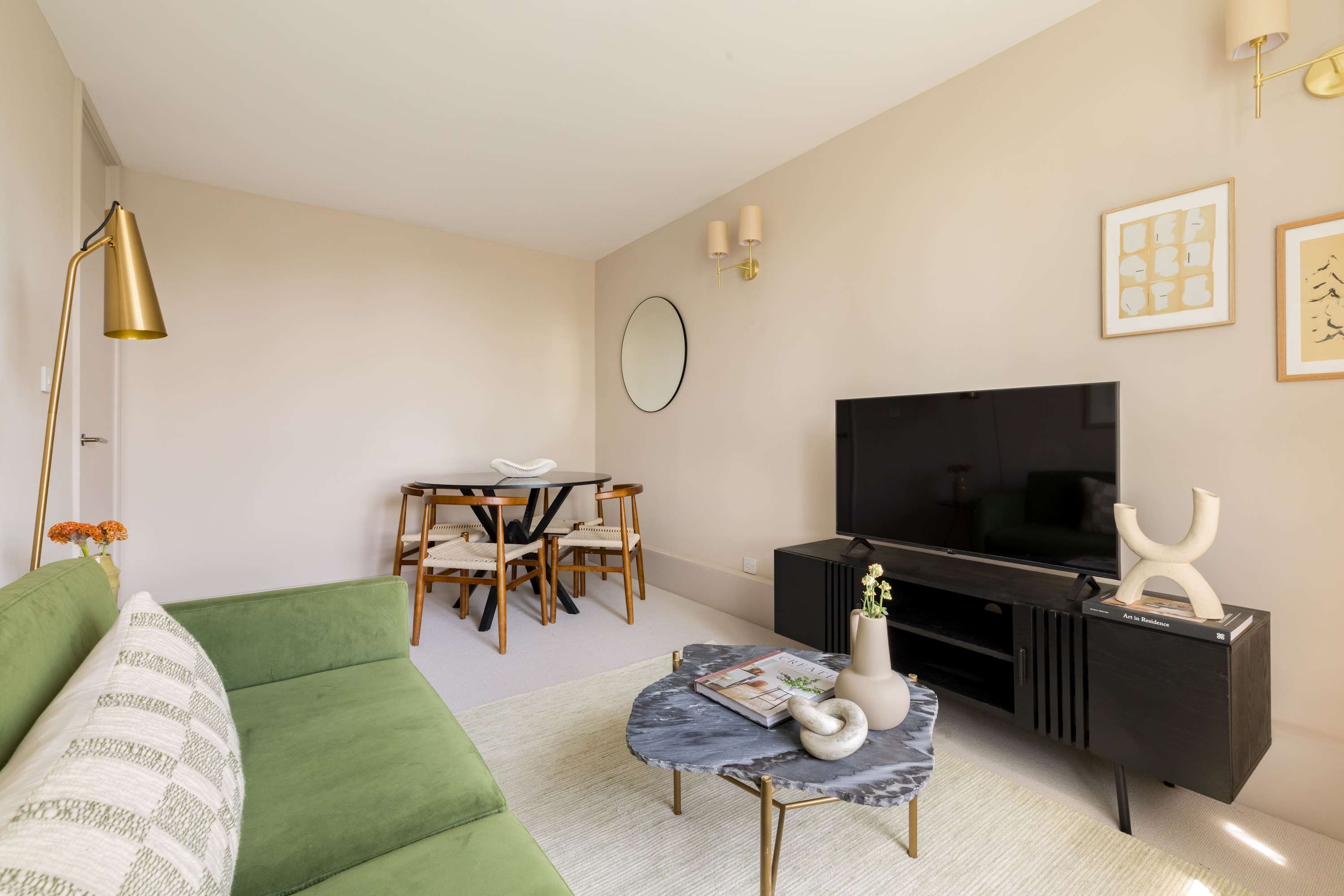 Take Five on the Green in 65 Hathersage Court, Newington Green N1 4RF - Property image 3 - VivreStays