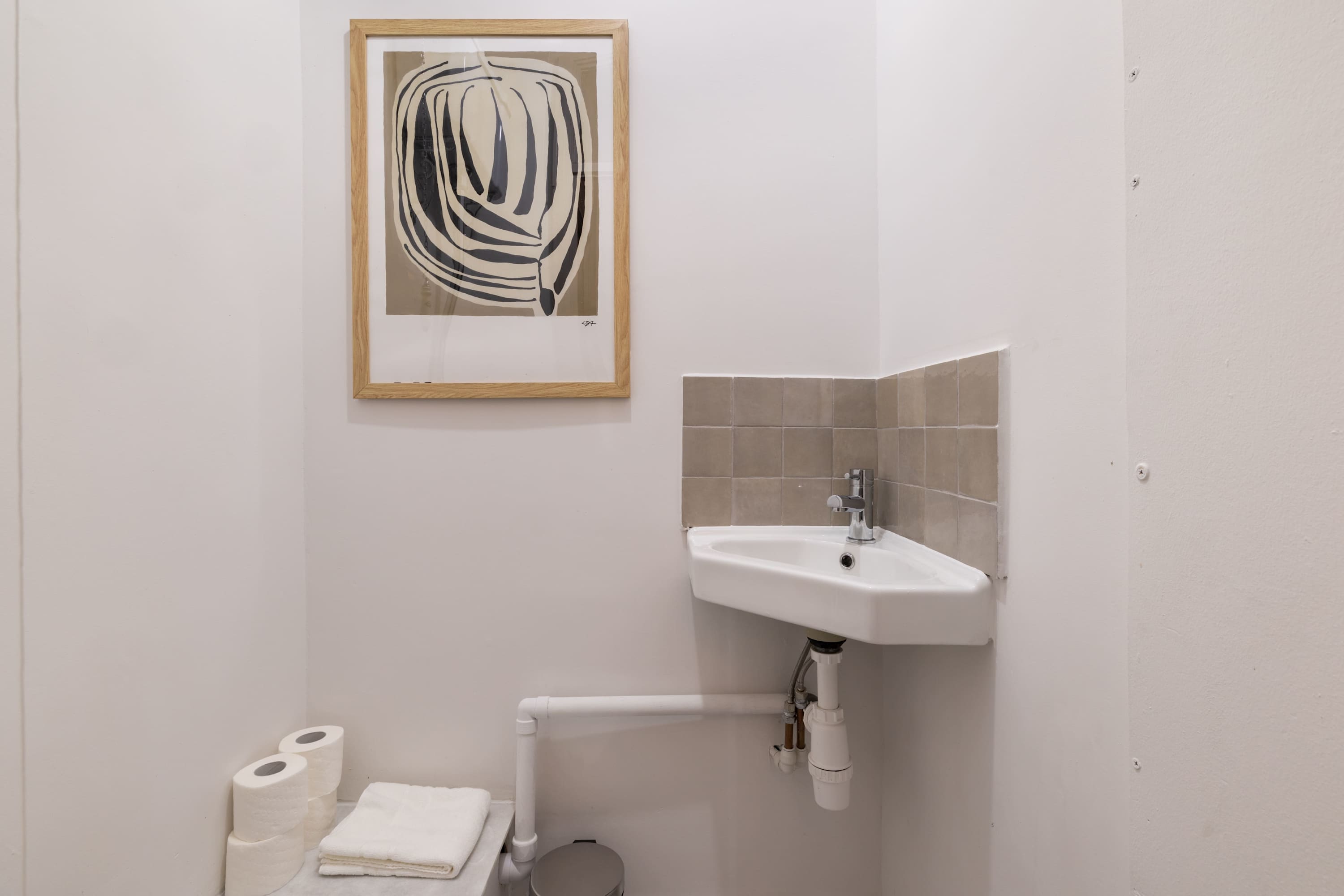 Take Five on the Green in 65 Hathersage Court, Newington Green N1 4RF - Property image 21 - VivreStays