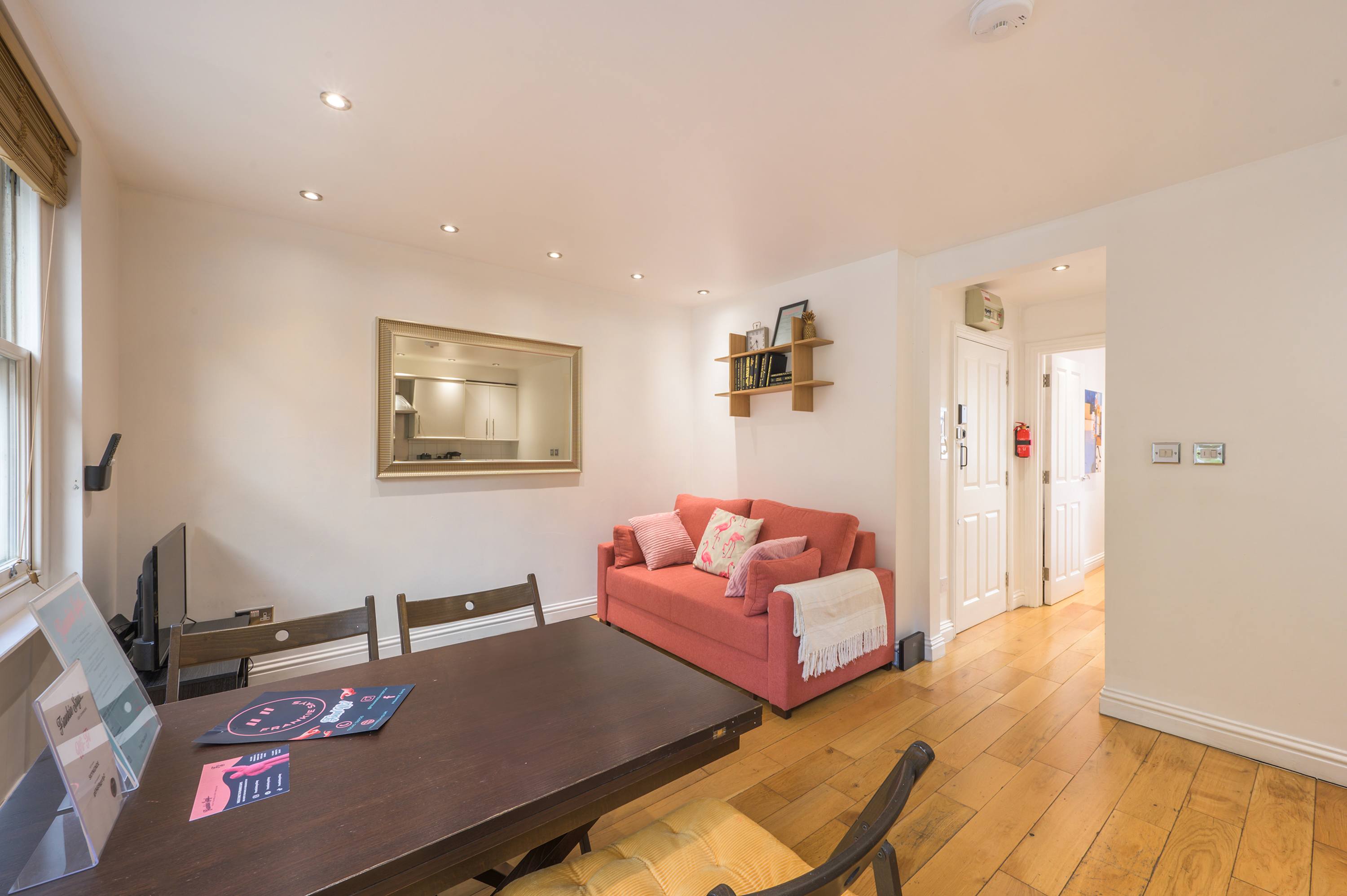 Holborn 1-Bed · Bloomsbury · Sleeps 3 in Theobalds Road, B WC1X - Property image 13 - VivreStays