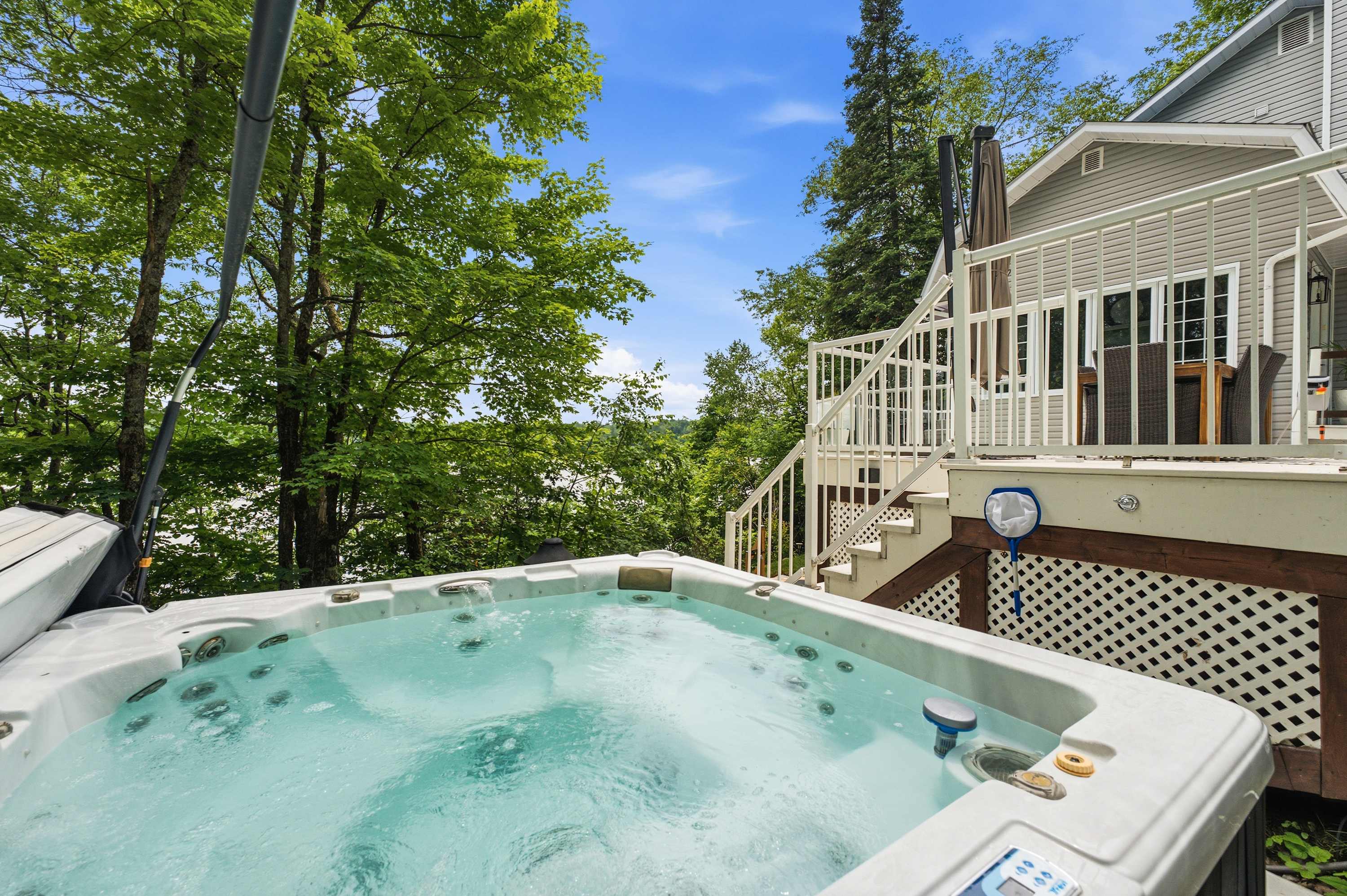 Beautiful Chalet Magog