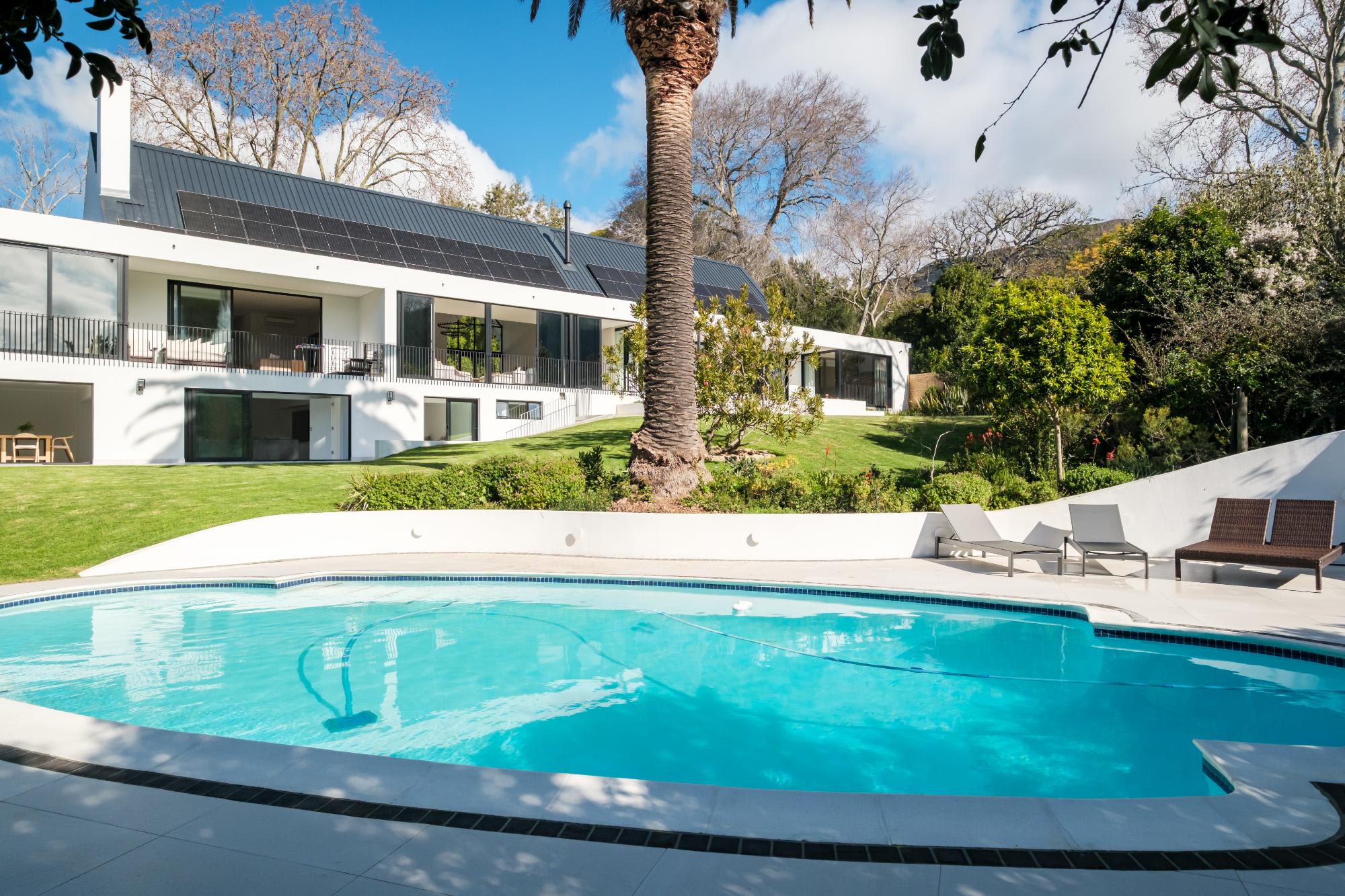 Luxury Constantia 5 Bed with Jacuzzi Villa Linea 4