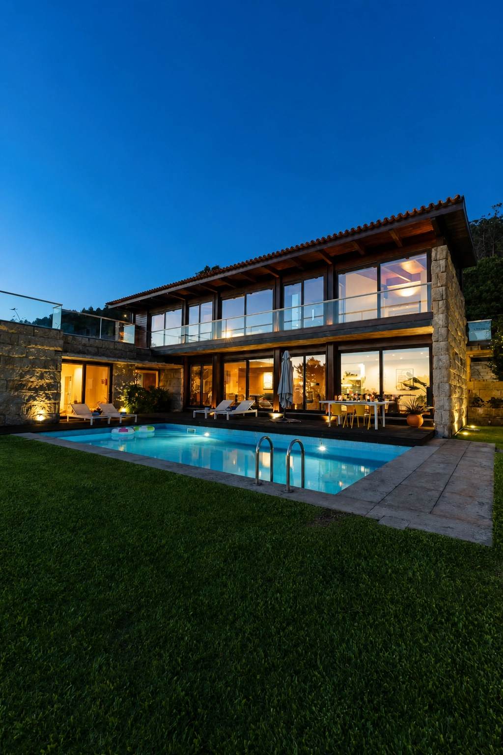 Sunrise Escape with Pool by Portugal Active