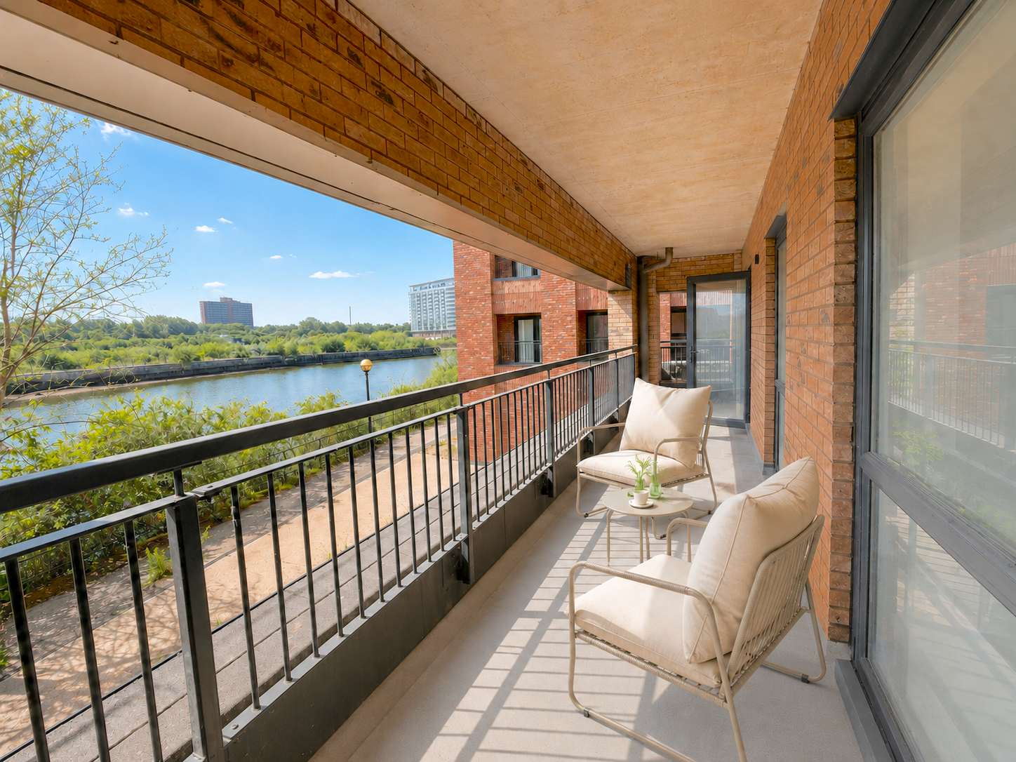 Riverside Corner Duplex with Sun Drenched Balcony Sleeps 6 Monthly...