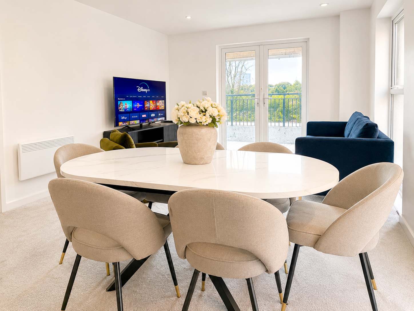 Riverside Corner Duplex with Sun Drenched Balcony Sleeps 6 Monthly...