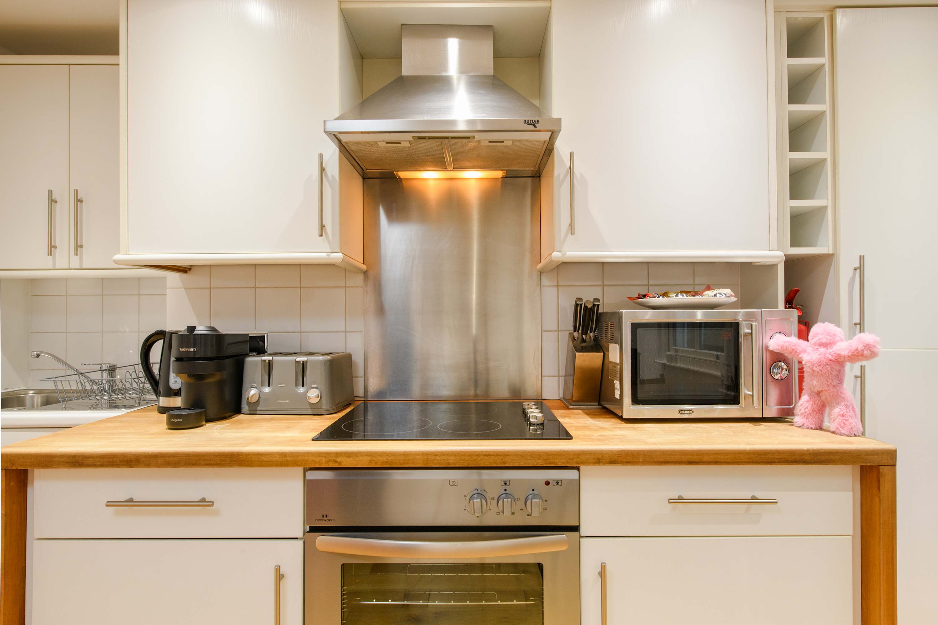 Holborn 1-Bed · West End · Sleeps 3 in Theobalds Road, C WC1X - Property image 5 - VivreStays