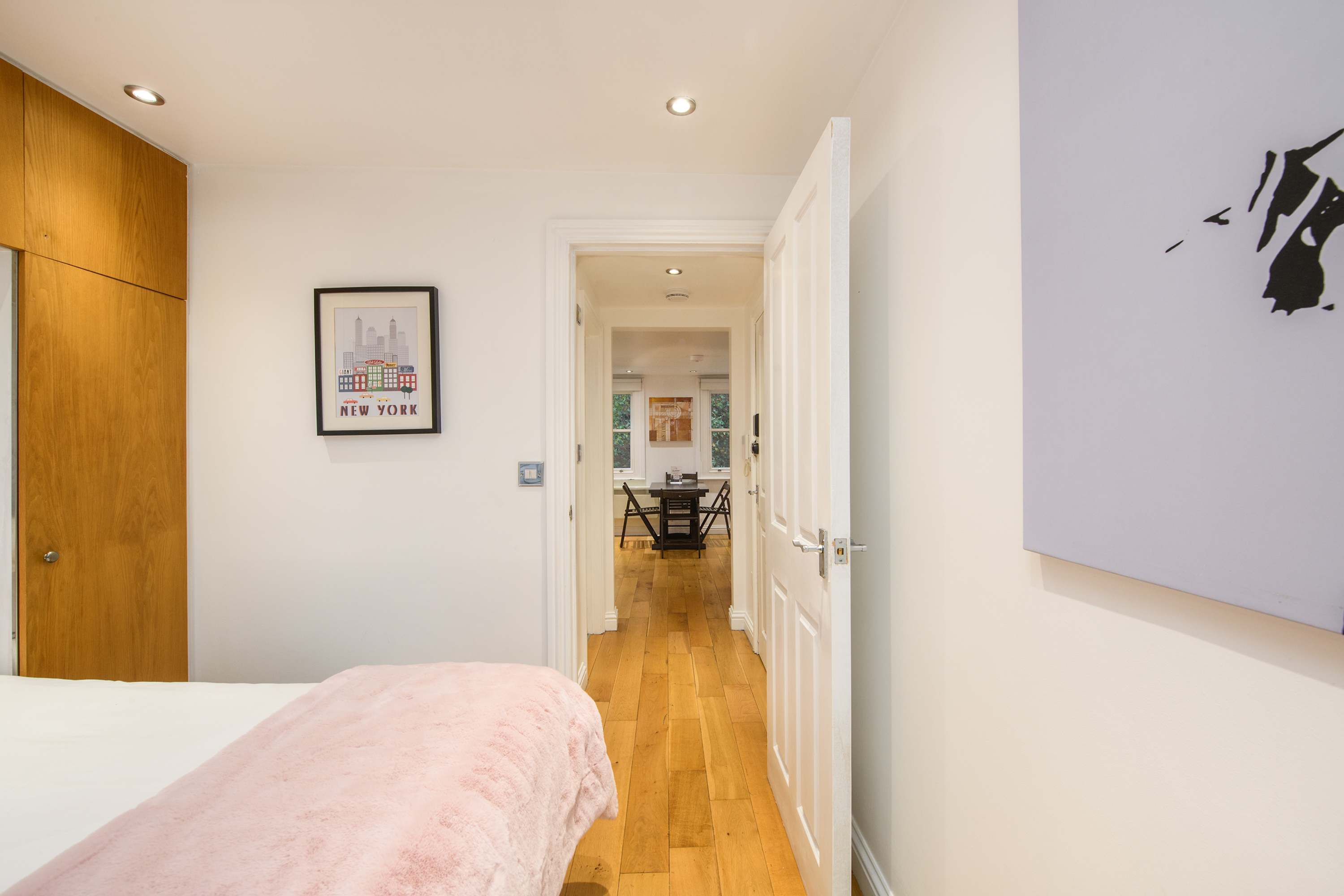 Holborn 1-Bed · West End · Sleeps 3 in Theobalds Road, C WC1X - Property image 9 - VivreStays