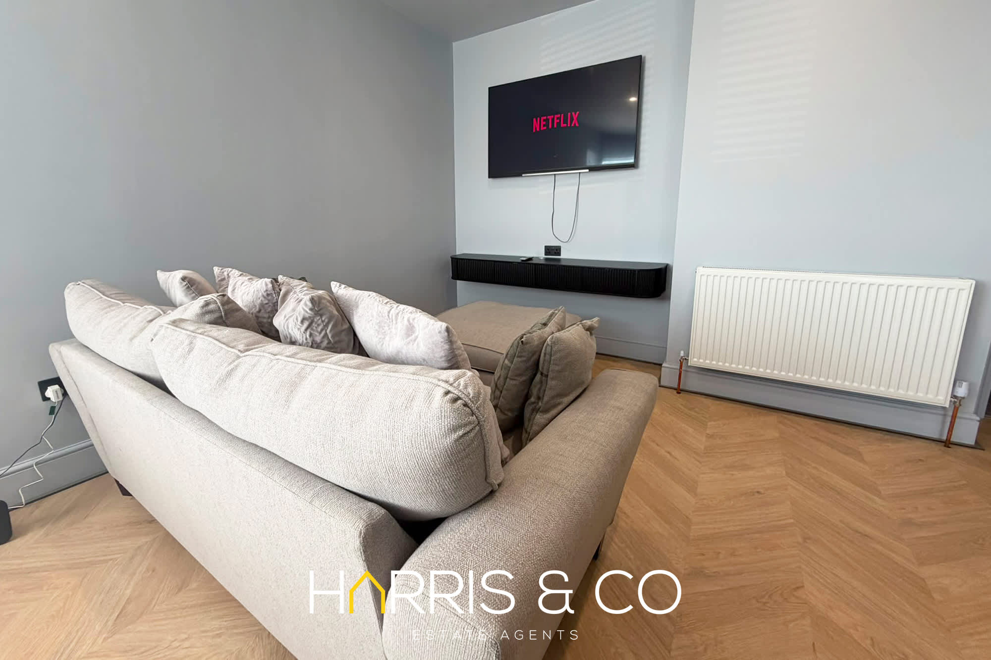 Karpa Coastal Retreat in 108 Blakiston Street FY7 6LF - Property image 2 - VivreStays