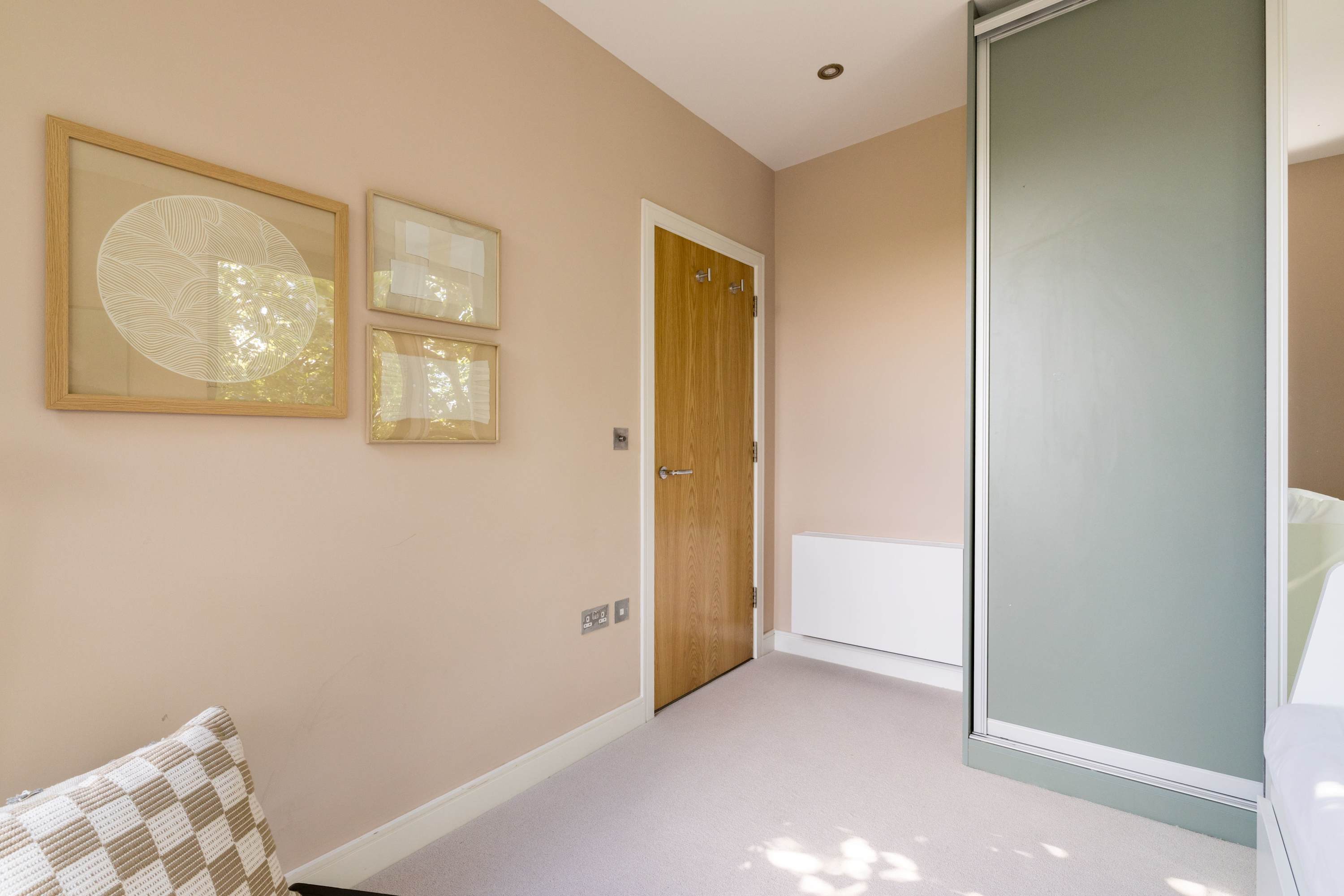 View Terrace Light in the Vale in Flat 15, Elgin Avenue 12 W9 3QP Terrace Light in the Vale in Flat 15, Elgin Avenue 12 W9 3QP - Property image 20 - VivreStays