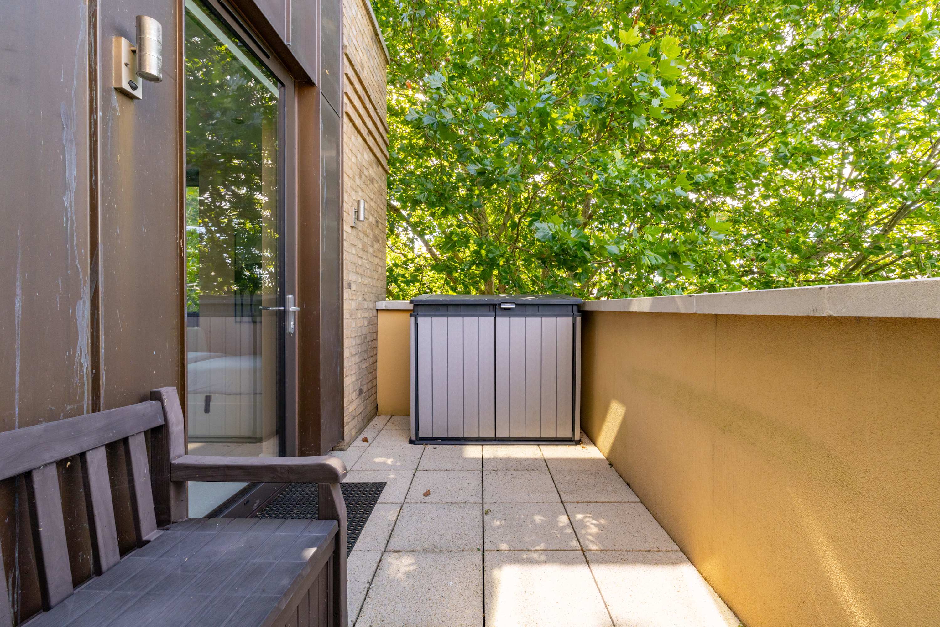 View Terrace Light in the Vale in Flat 15, Elgin Avenue 12 W9 3QP Terrace Light in the Vale in Flat 15, Elgin Avenue 12 W9 3QP - Property image 32 - VivreStays