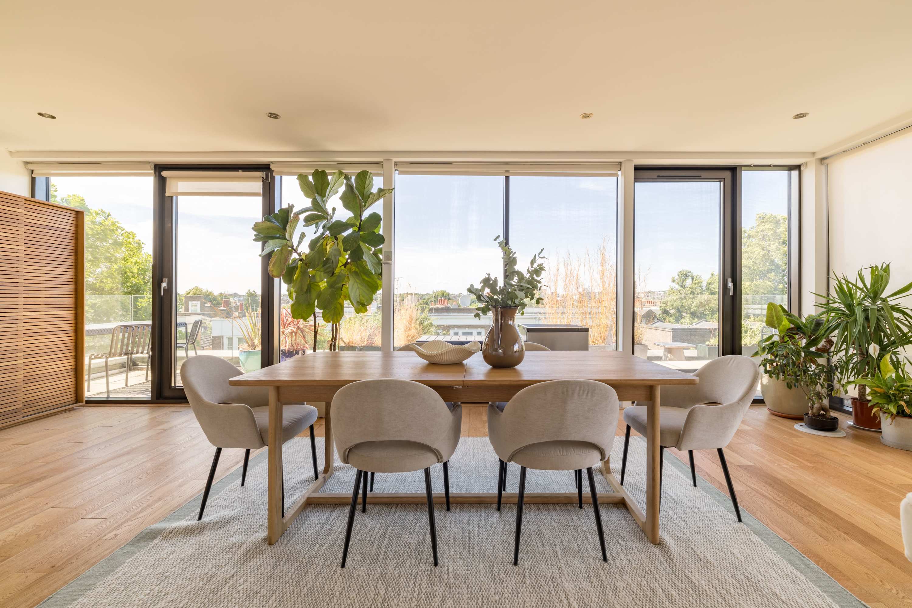 View Terrace Light in the Vale in Flat 15, Elgin Avenue 12 W9 3QP Terrace Light in the Vale in Flat 15, Elgin Avenue 12 W9 3QP - Property image 6 - VivreStays