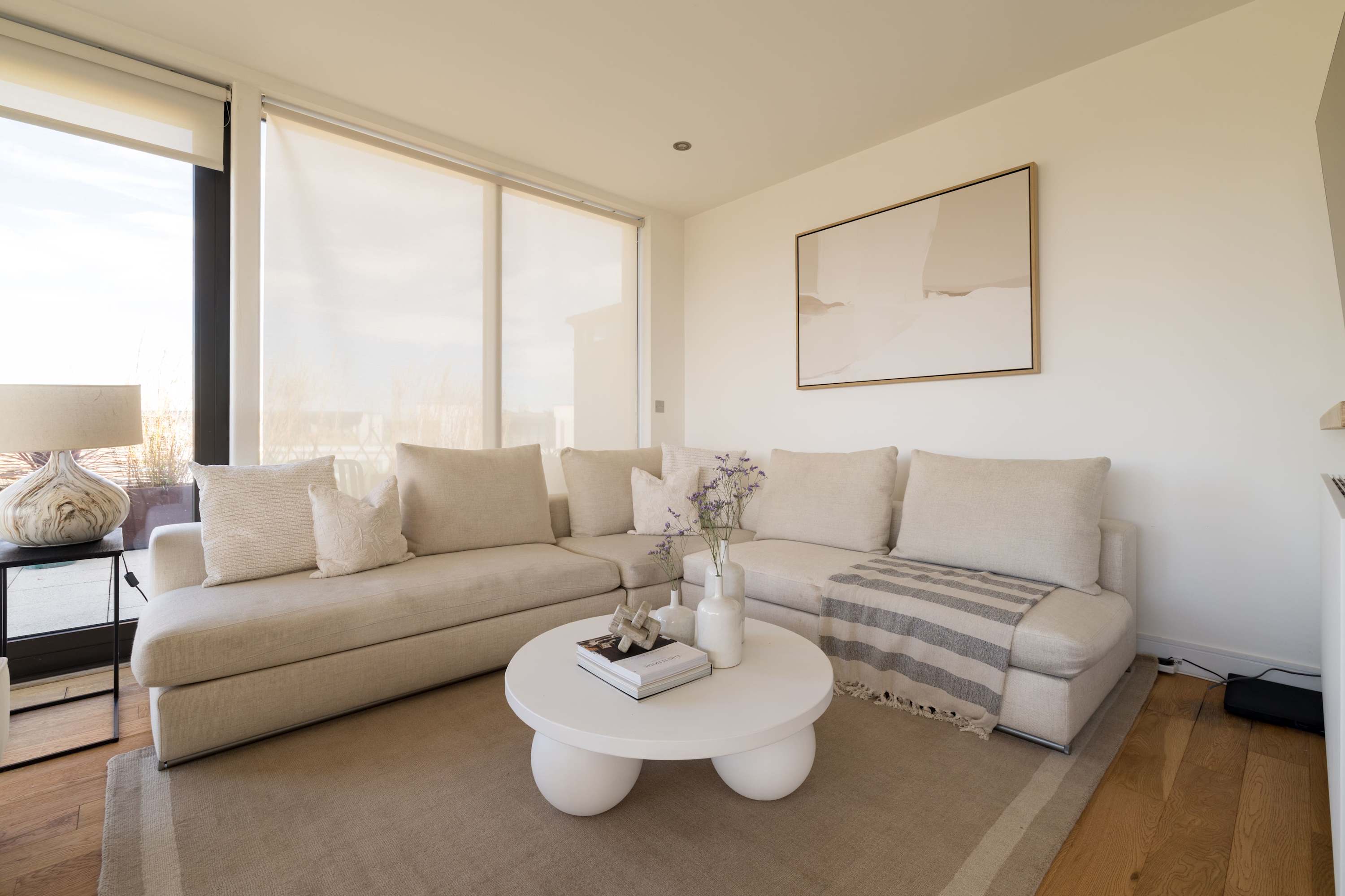 View Terrace Light in the Vale in Flat 15, Elgin Avenue 12 W9 3QP Terrace Light in the Vale in Flat 15, Elgin Avenue 12 W9 3QP - Property image 3 - VivreStays