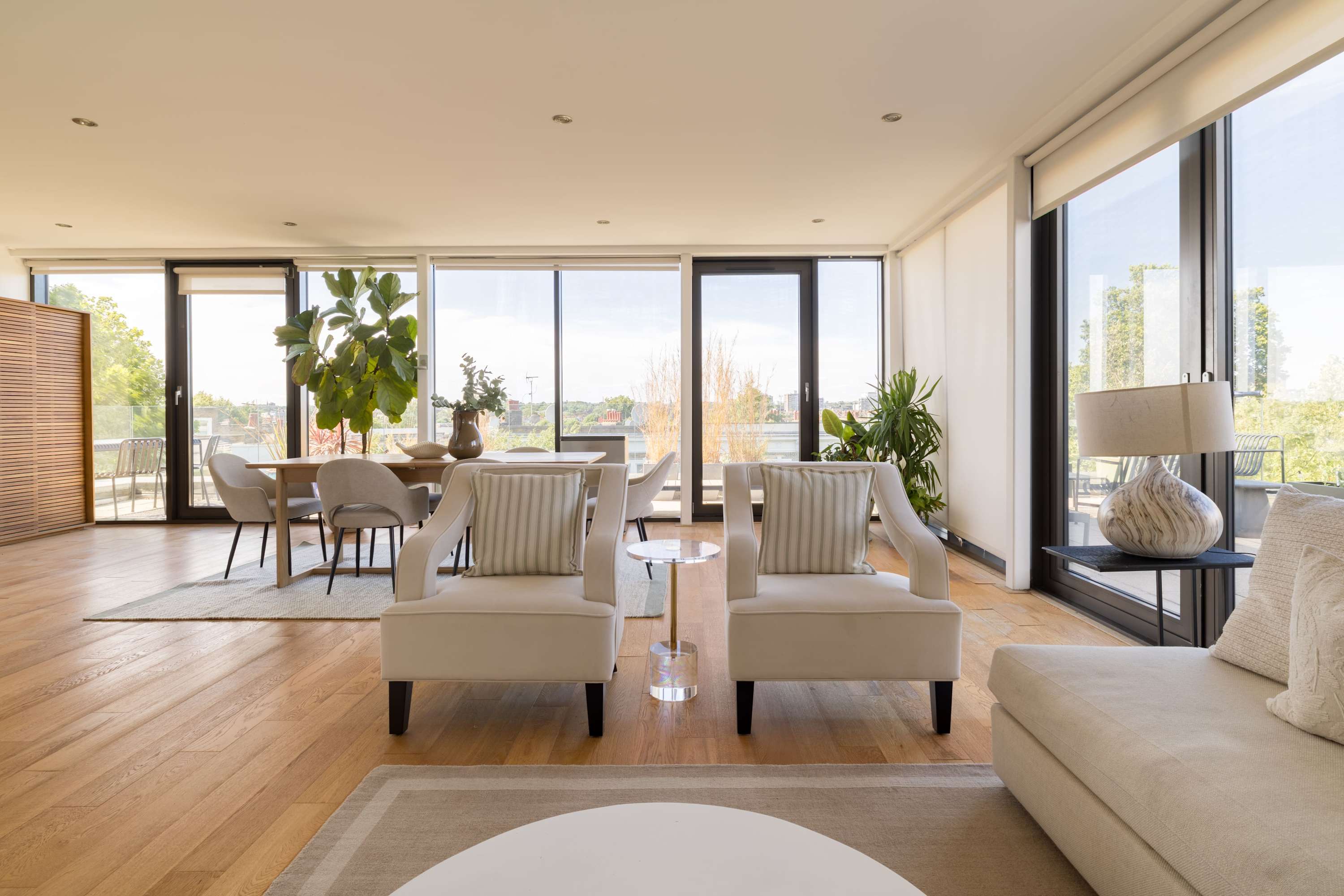 View Terrace Light in the Vale in Flat 15, Elgin Avenue 12 W9 3QP Terrace Light in the Vale in Flat 15, Elgin Avenue 12 W9 3QP - Property image 4 - VivreStays