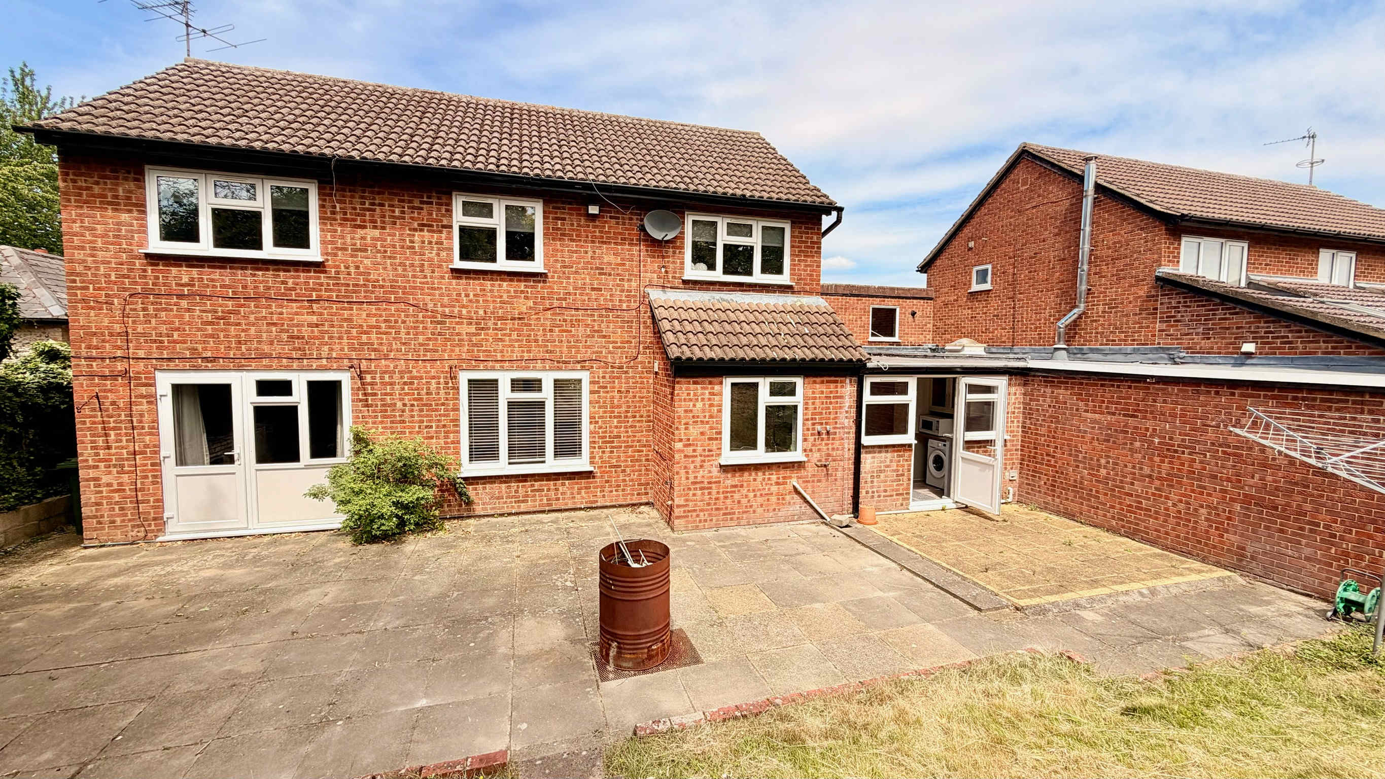 Duxford Spacious 4BR Home near IWM Duxford Aviation in Saint Peter's Street 51 CB22 4RP - Property image 5 - VivreStays