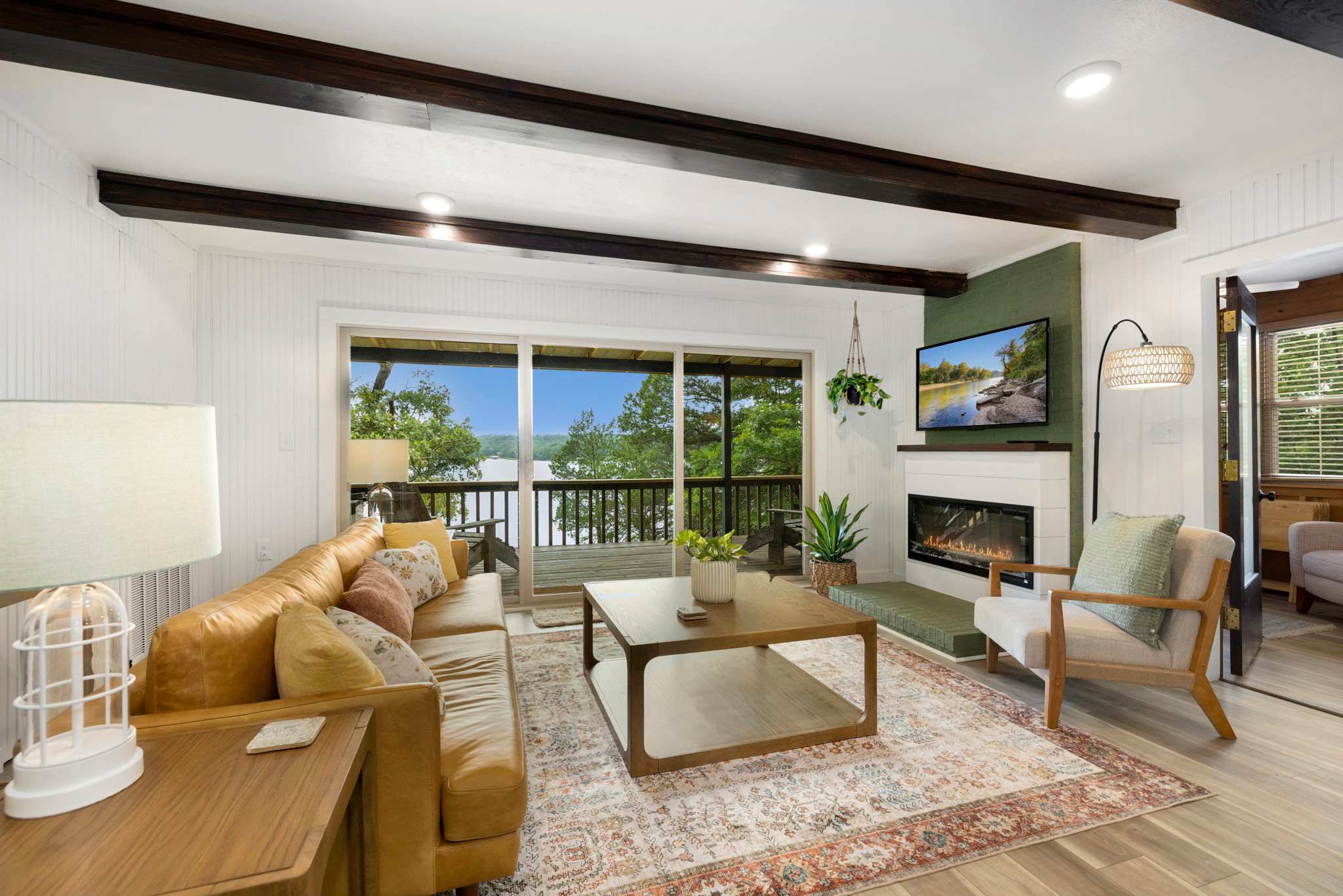 Cozy Vacation Rental with direct access to Beaver Lake. Great views and a fire pit.