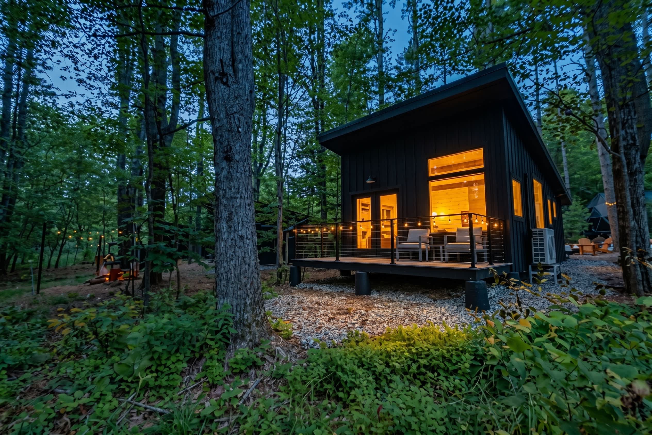 Serene Cabin Retreat With Outdoor Fire Pit - Luxurious Cozy Haven - Freeport, ME