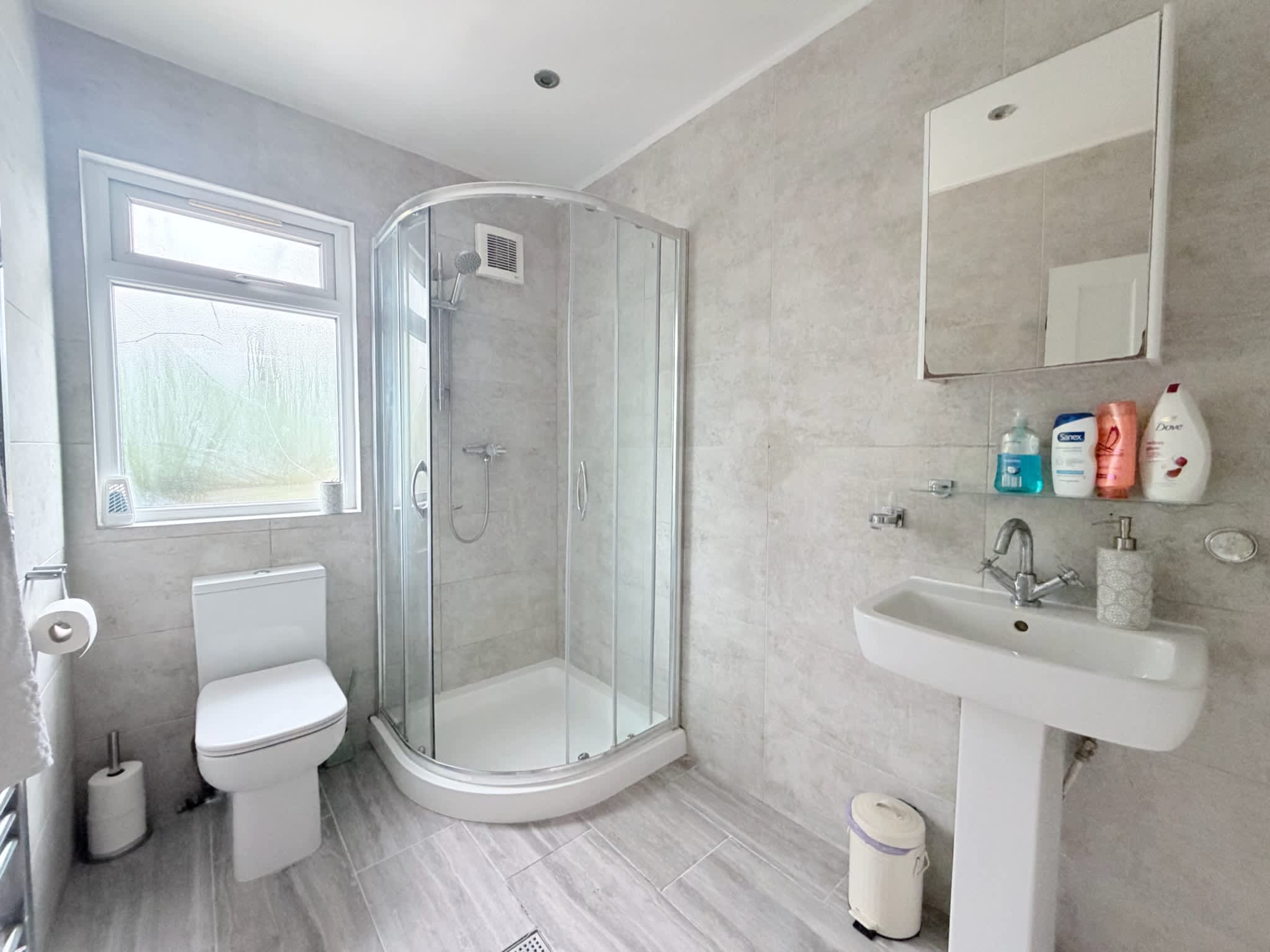 View ONYX 4BR home near Computing History Museum in Coldhams Lane 237 CB1 3HY ONYX 4BR home near Computing History Museum in Coldhams Lane 237 CB1 3HY - Property image 55 - VivreStays