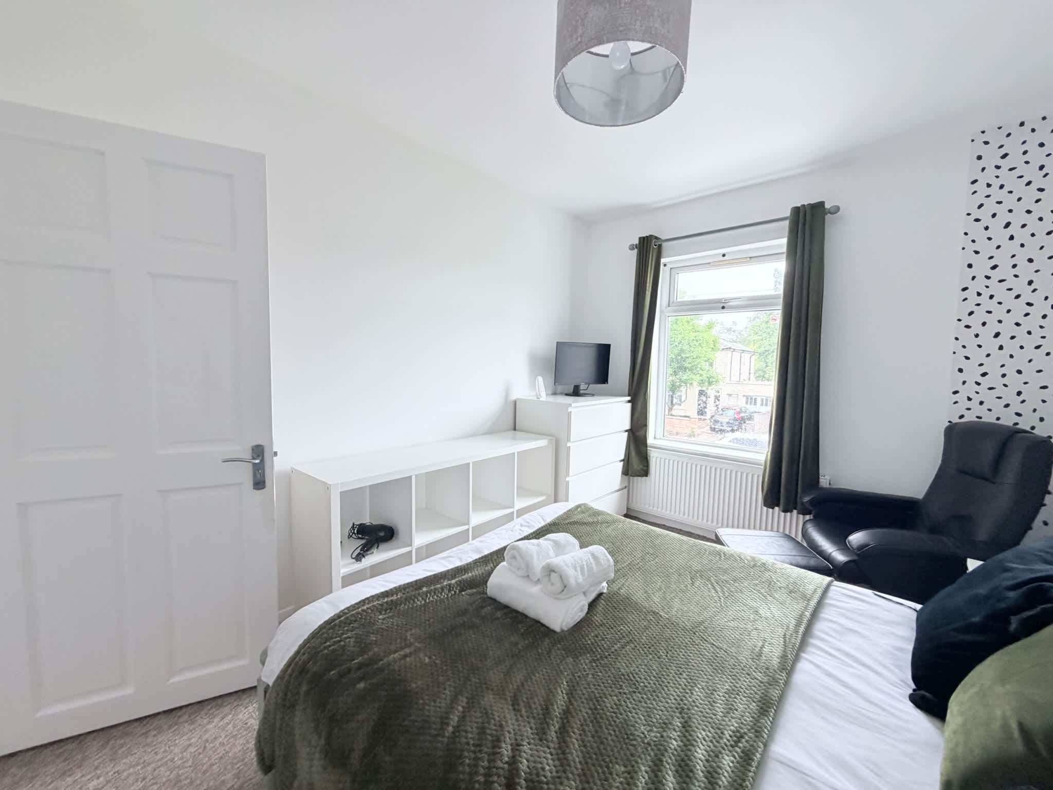 View ONYX 4BR home near Computing History Museum in Coldhams Lane 237 CB1 3HY ONYX 4BR home near Computing History Museum in Coldhams Lane 237 CB1 3HY - Property image 29 - VivreStays
