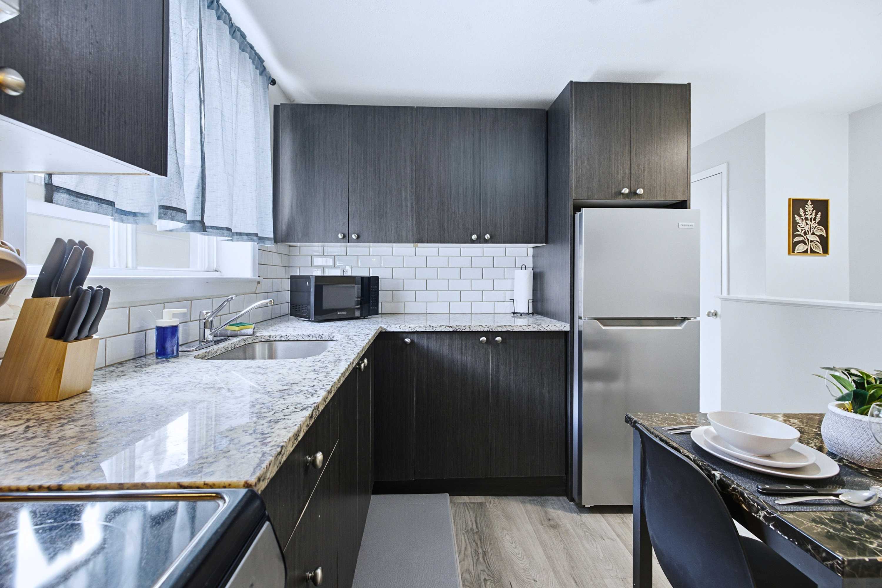 Modern kitchen with everything you need to cook with ease