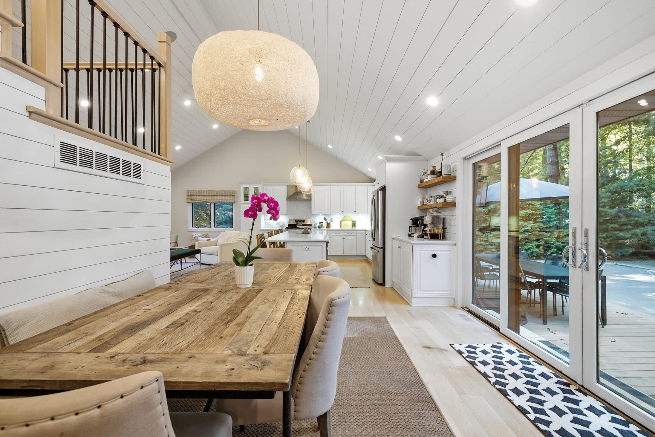Enjoy family meals and easy social flow between dining, kitchen, and living spaces.