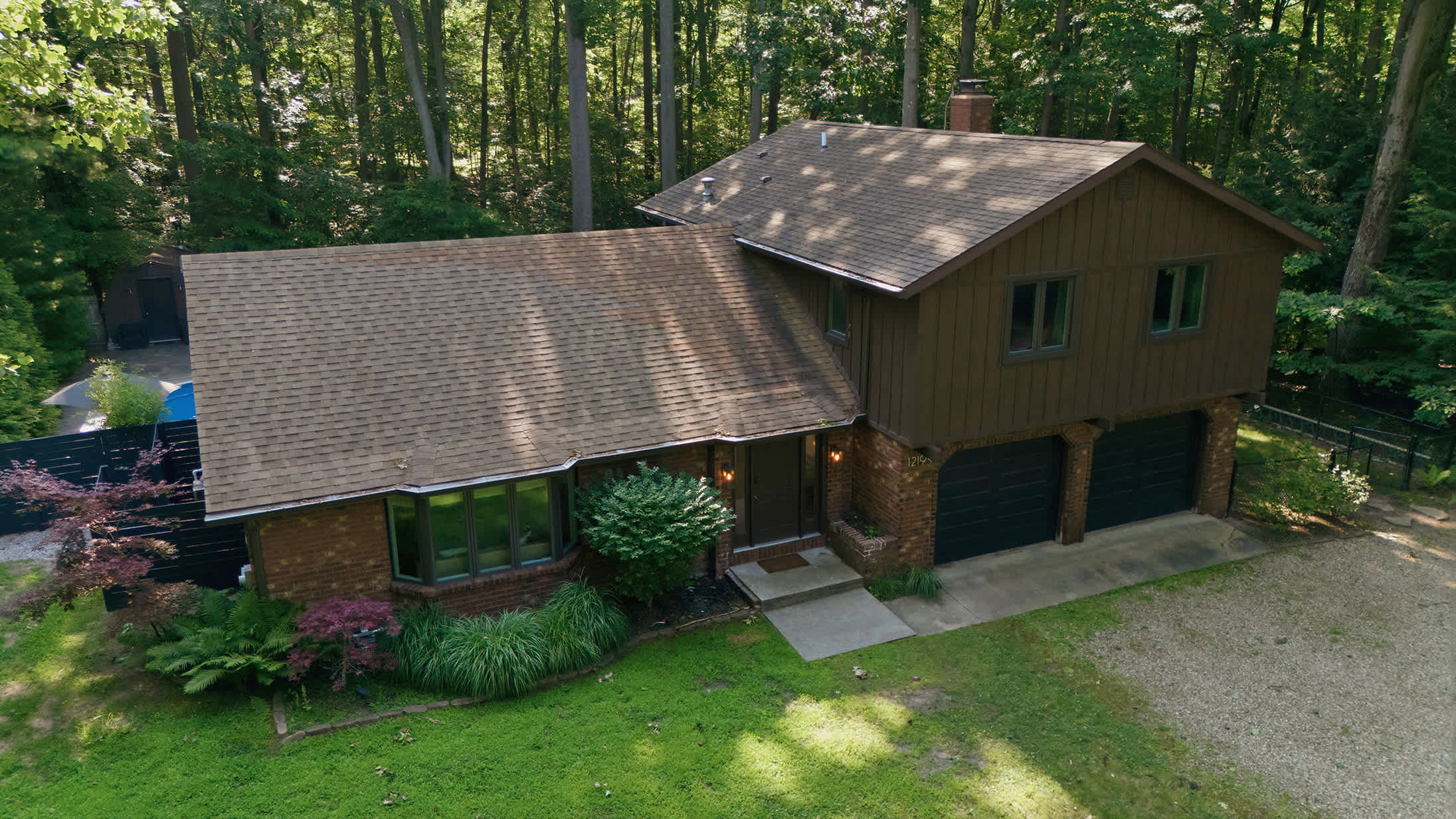 Enjoy the best of both worlds with wooded privacy and easy access to beaches and local wineries.