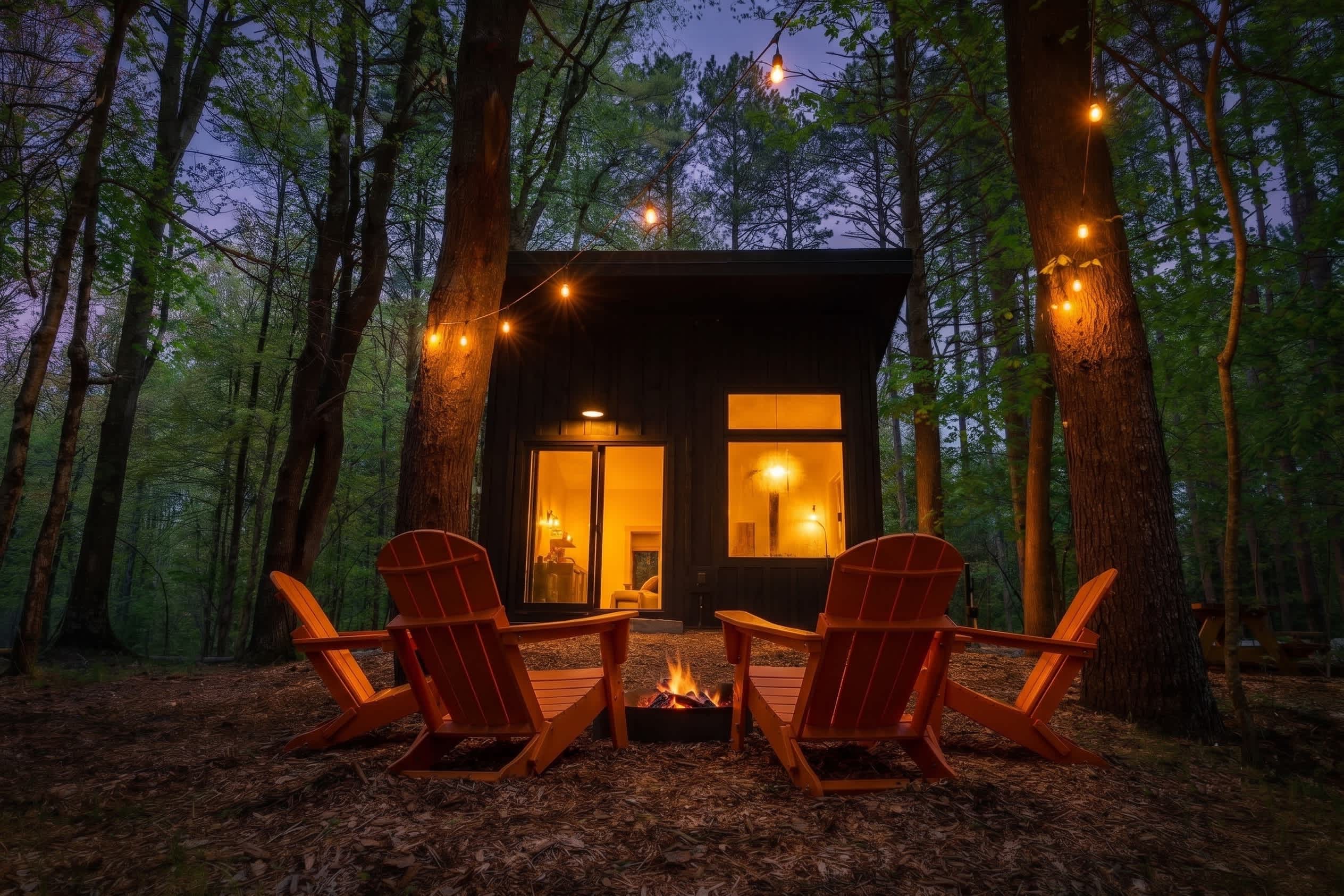 Luxurious Cabin With Outdoor Fire Area - Serene Woodland Escape - Freeport, ME