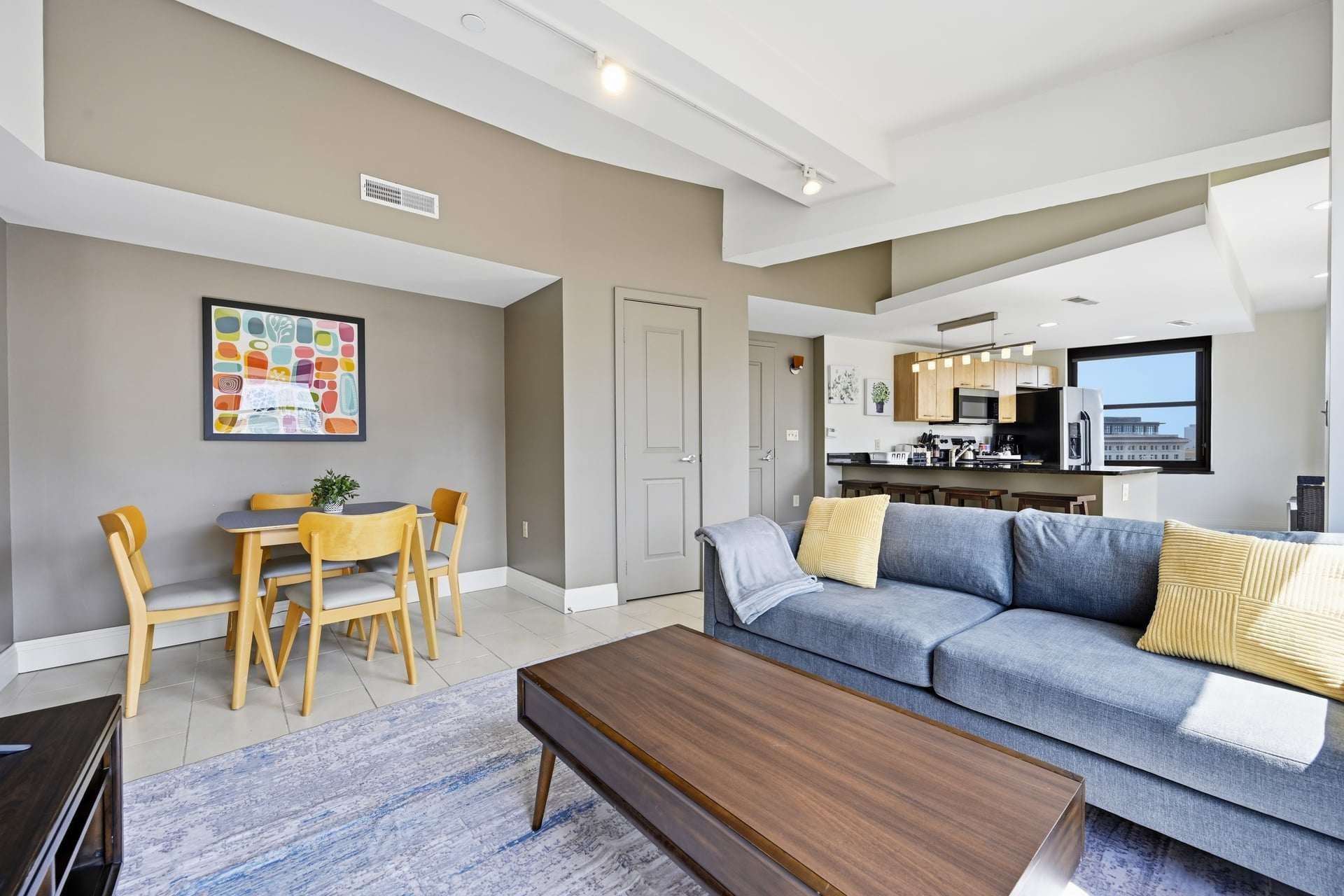 2 BR Iconic Detroit High-Rise Loft