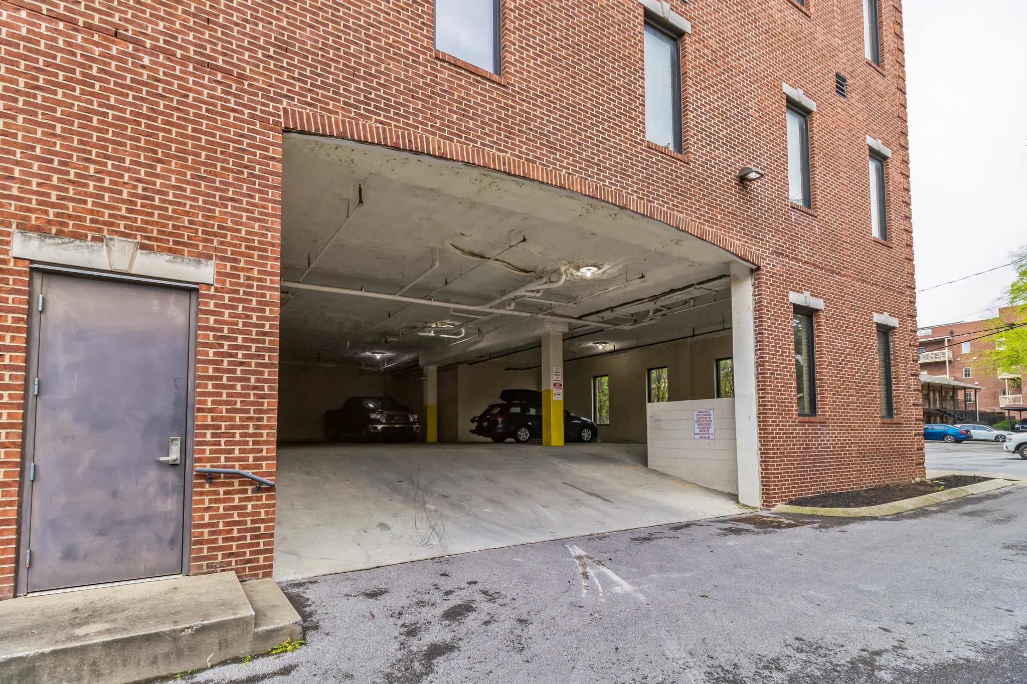 Building parking garage