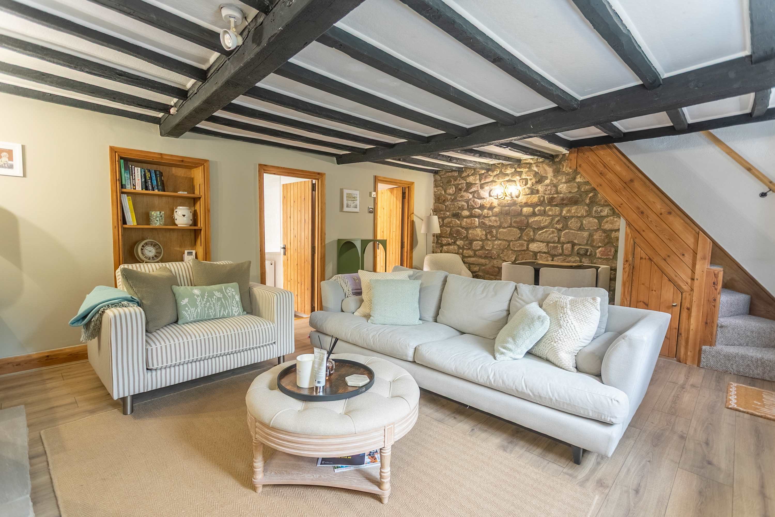 NEW! Cosy Stone Cottage With Free Parking & Wifi