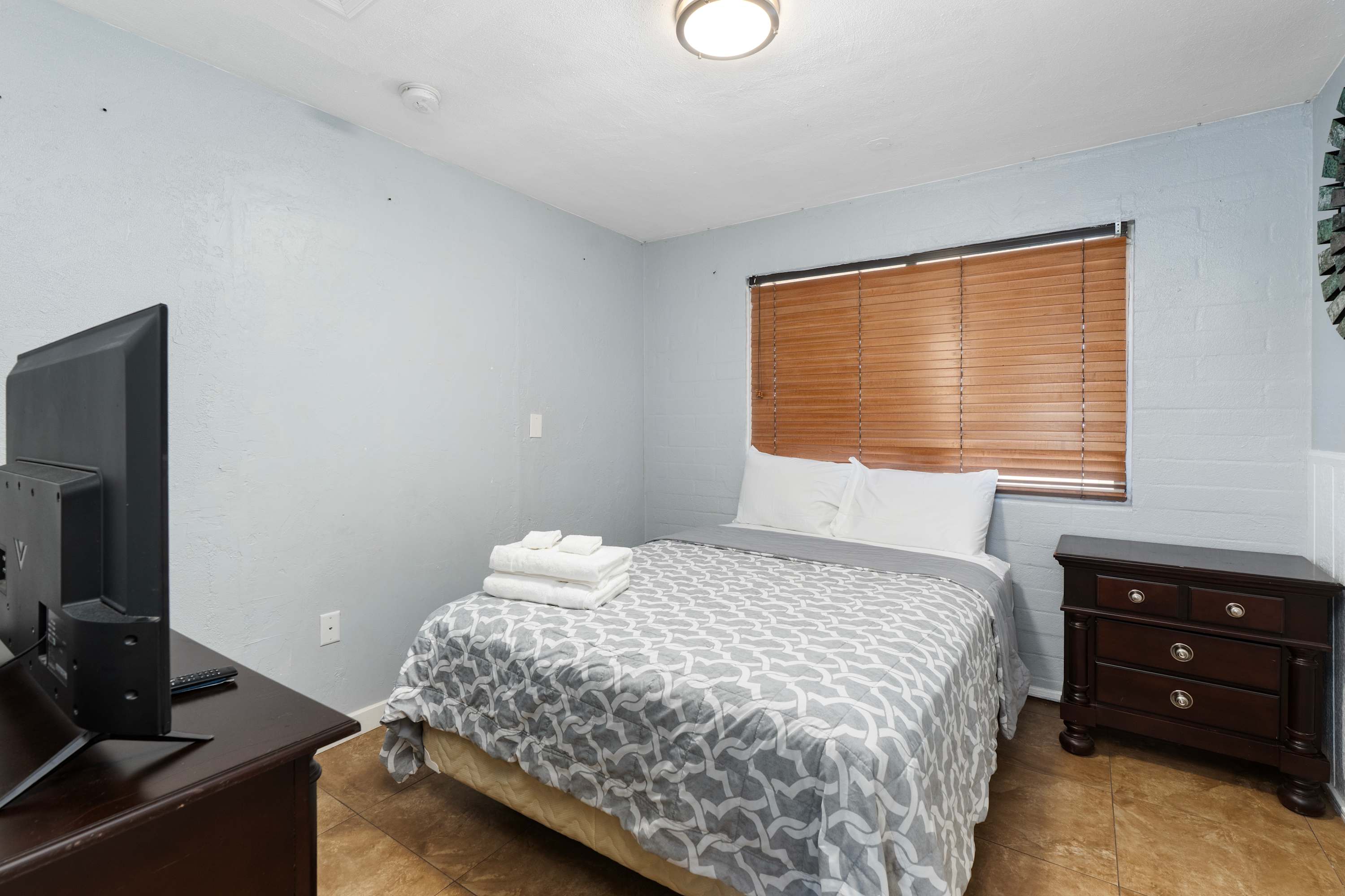 Charming 3BR Near Downtown w/ Yard & Workspace 4