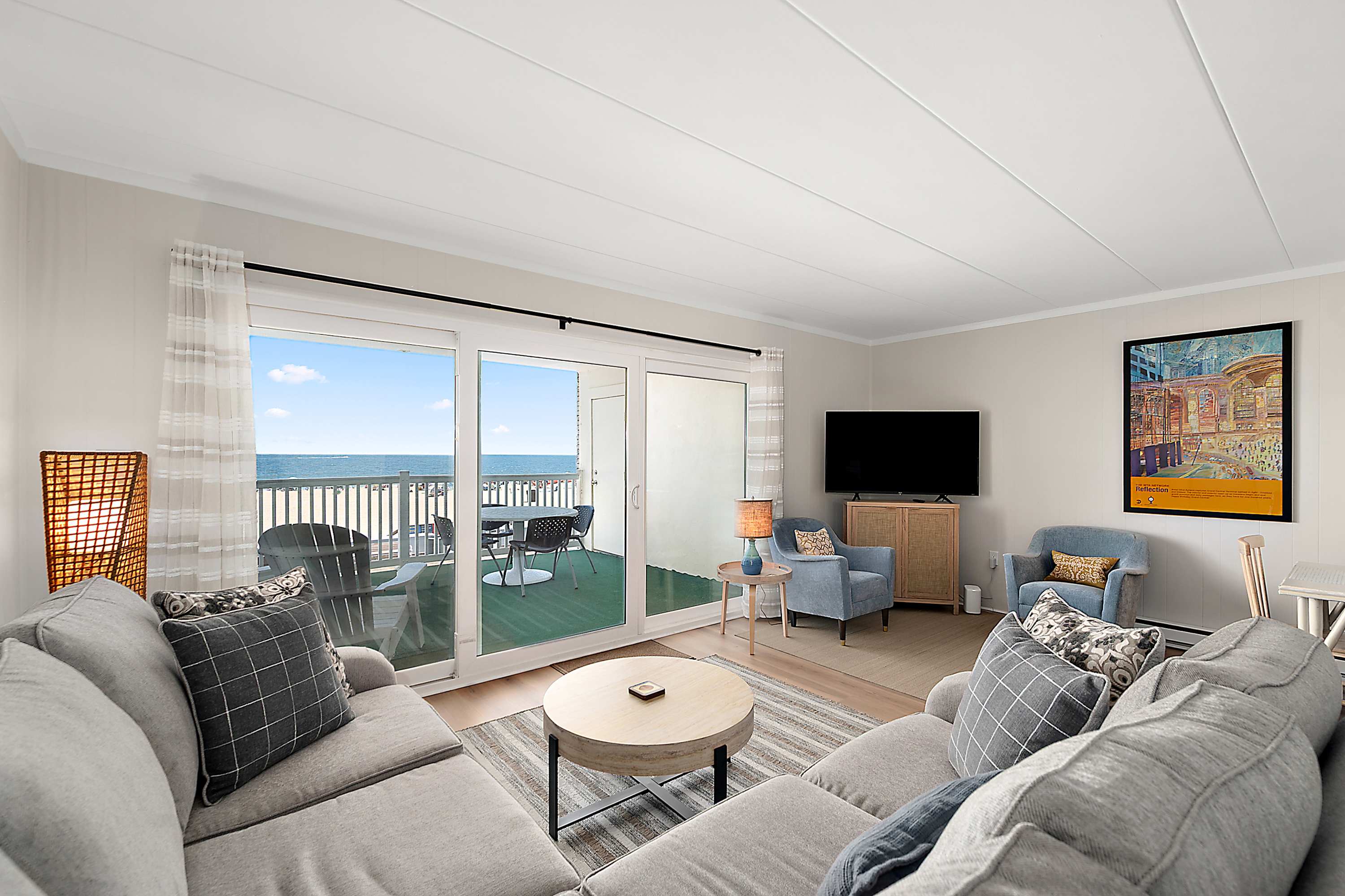 Direct Oceanfront Condo on Ocean City s Boardwalk