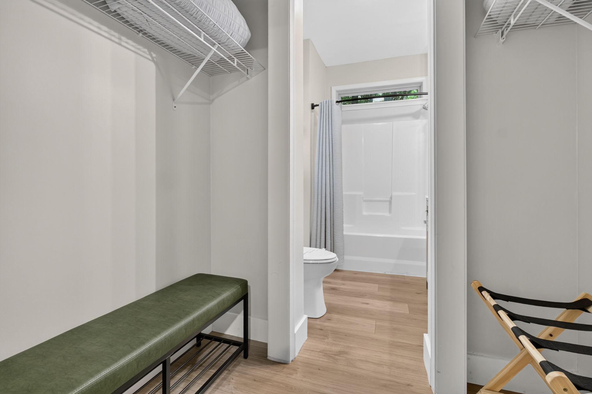 Unpack with ease using the built-in shelving and luggage rack.