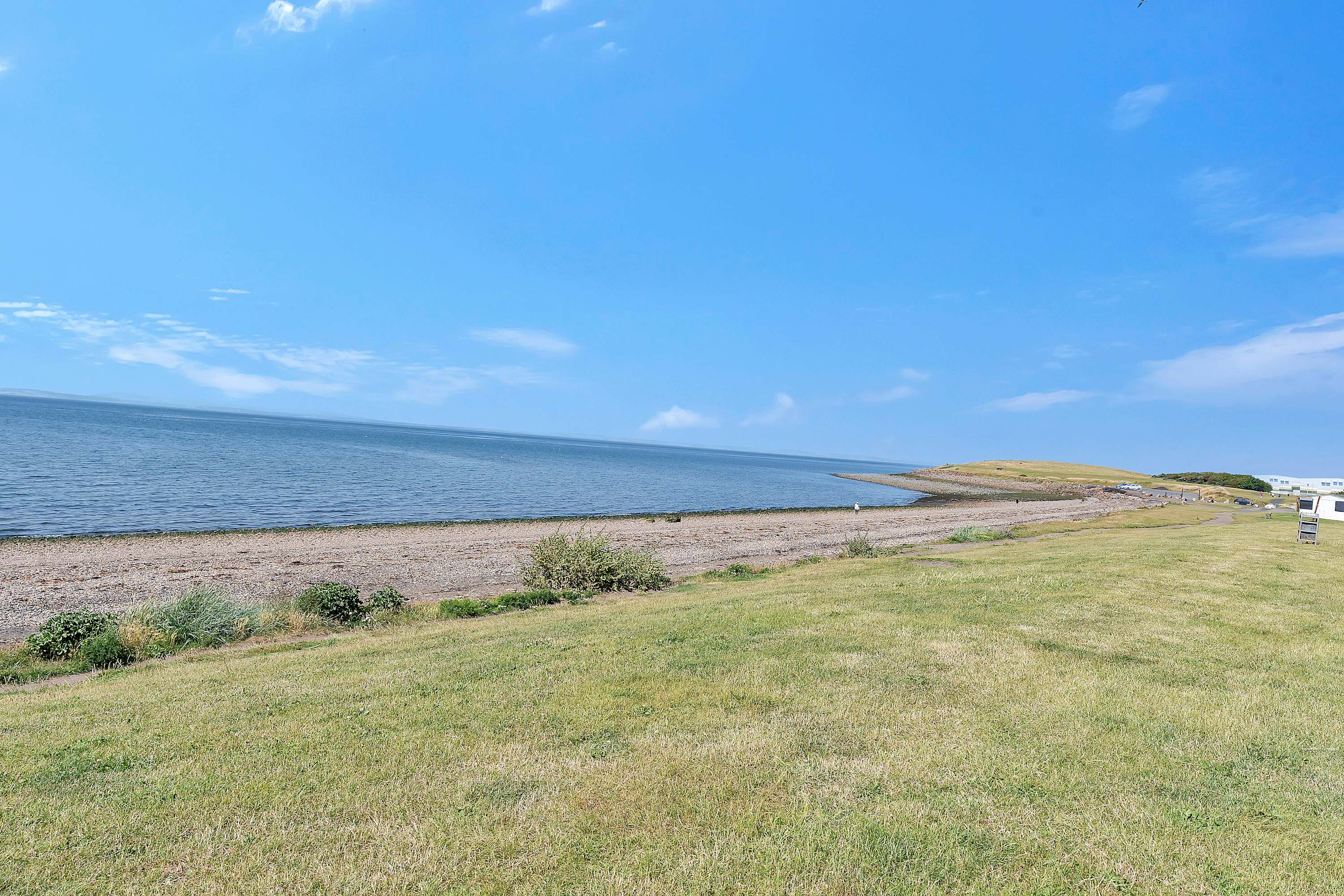 Coastal Comfort-3 Bed-Dedicated Free Parking -WiFi in Fowlers Court 49 EH32 9AT - Property image 7 - VivreStays