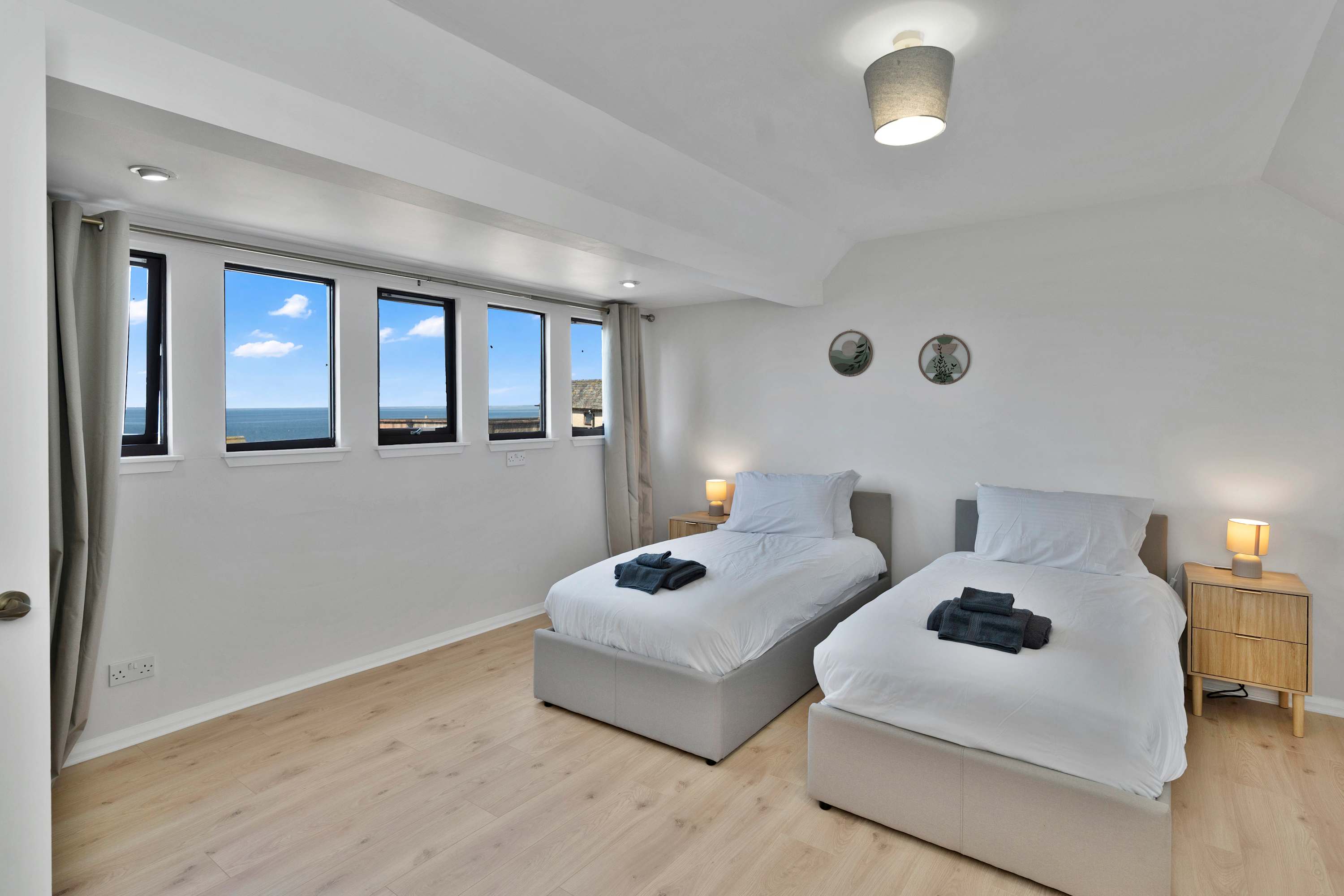 Coastal Comfort-3 Bed-Dedicated Free Parking -WiFi in Fowlers Court 49 EH32 9AT - Property image 5 - VivreStays