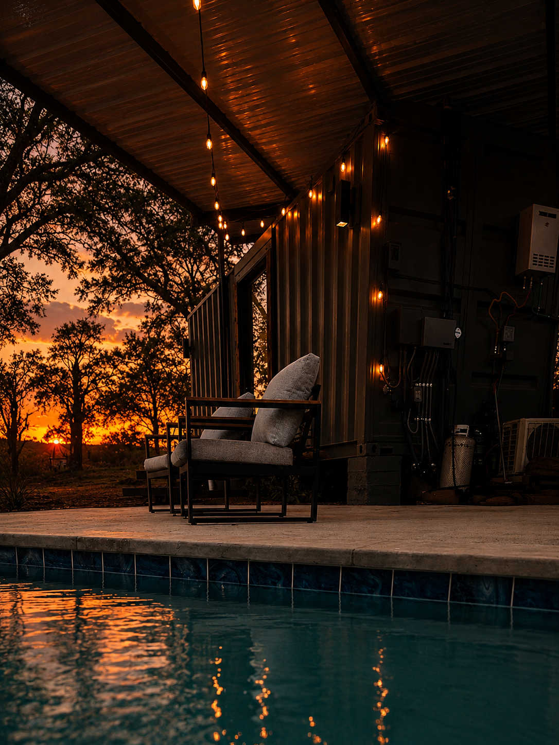 Modern Glamping-Pool+Waterfront+20 Acres
