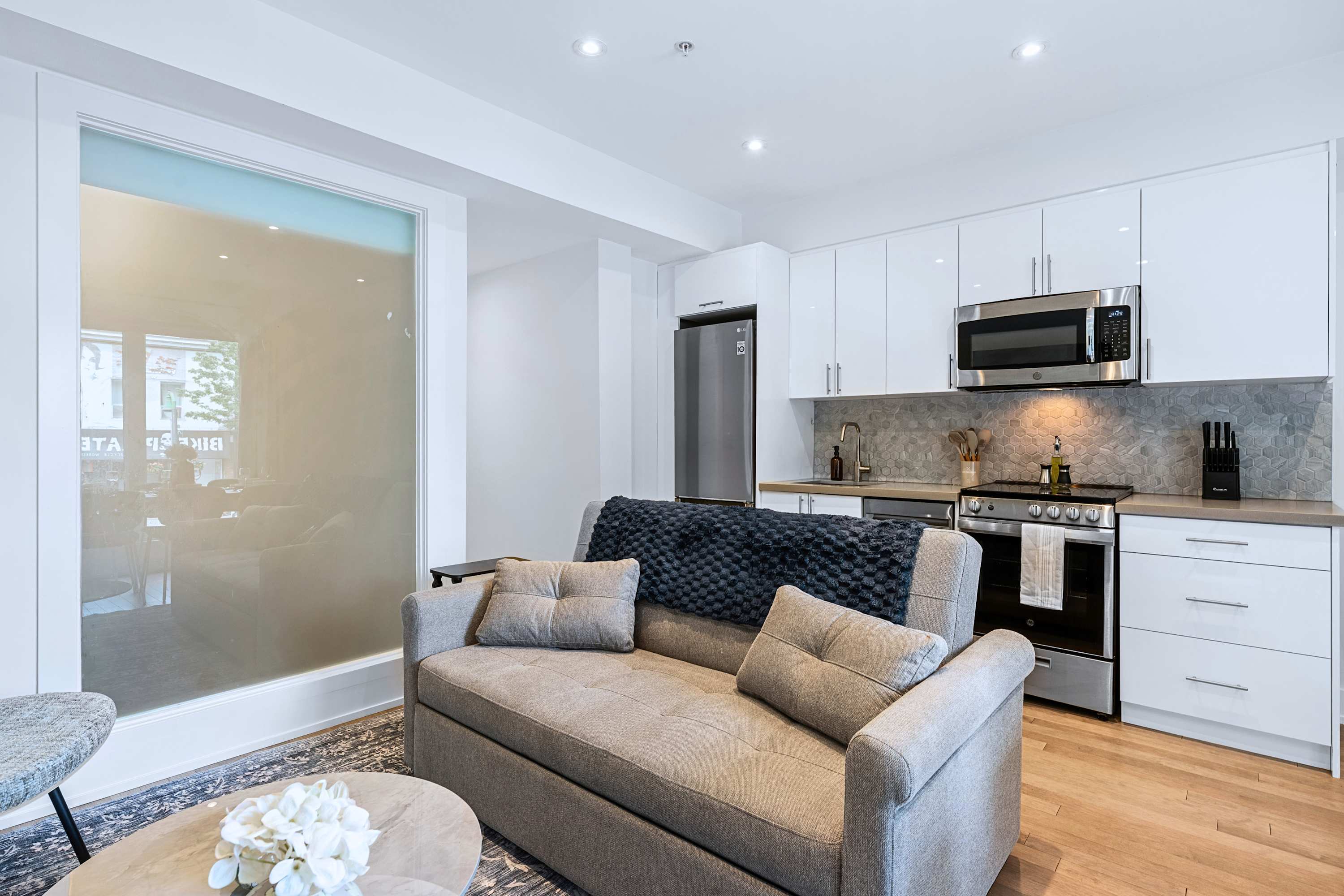 Westend Suite Near High Park Bloor West | Photo 13