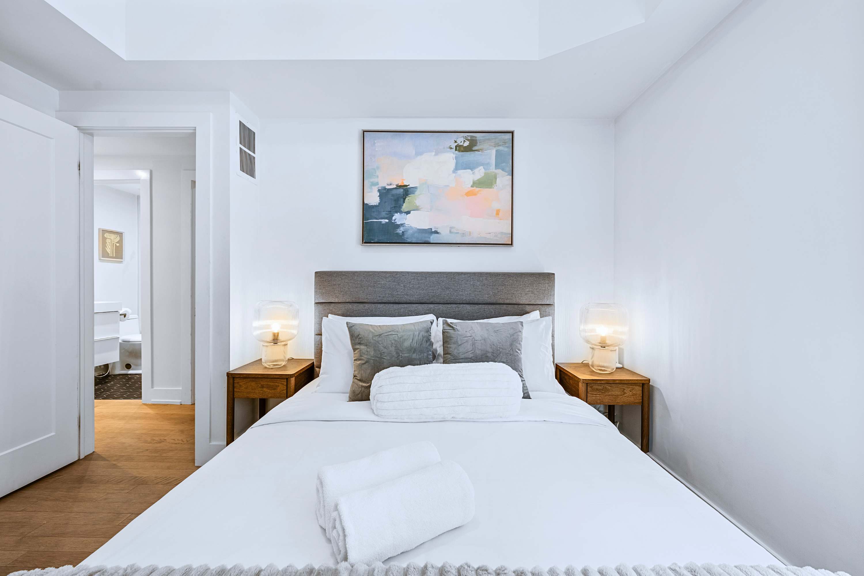 Westend Suite Near High Park Bloor West | Photo 16