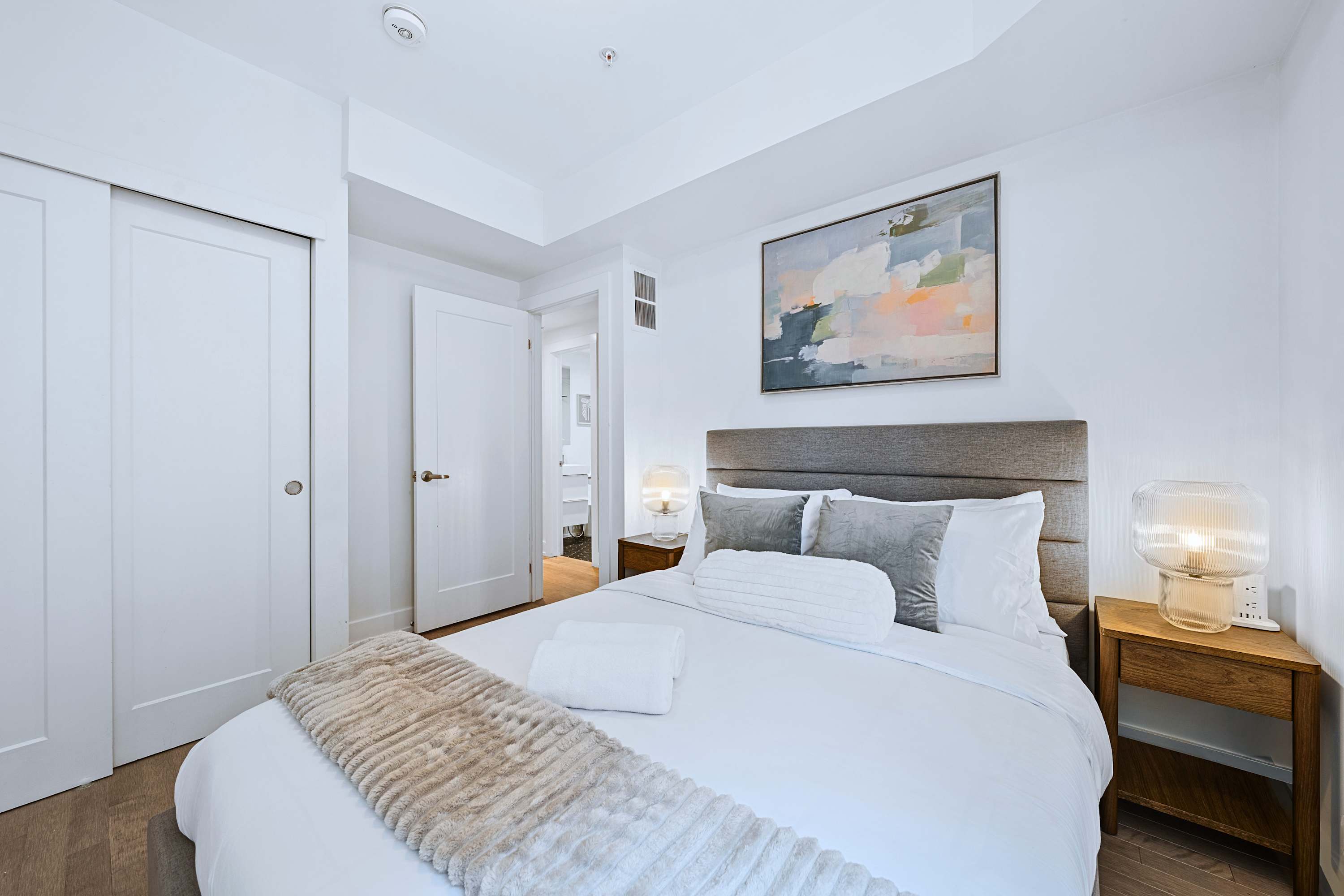 Westend Suite Near High Park Bloor West | Photo 19