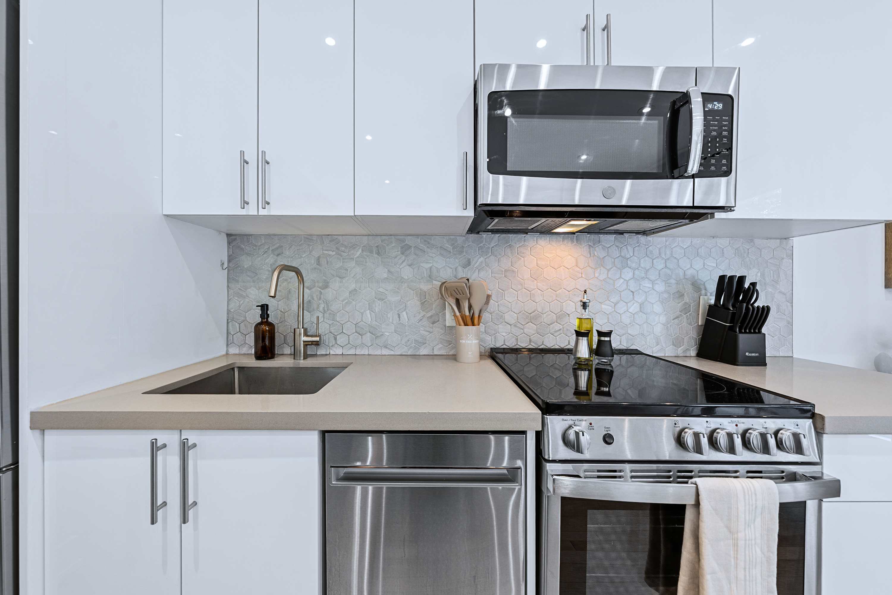 Westend Suite Near High Park Bloor West | Photo 28