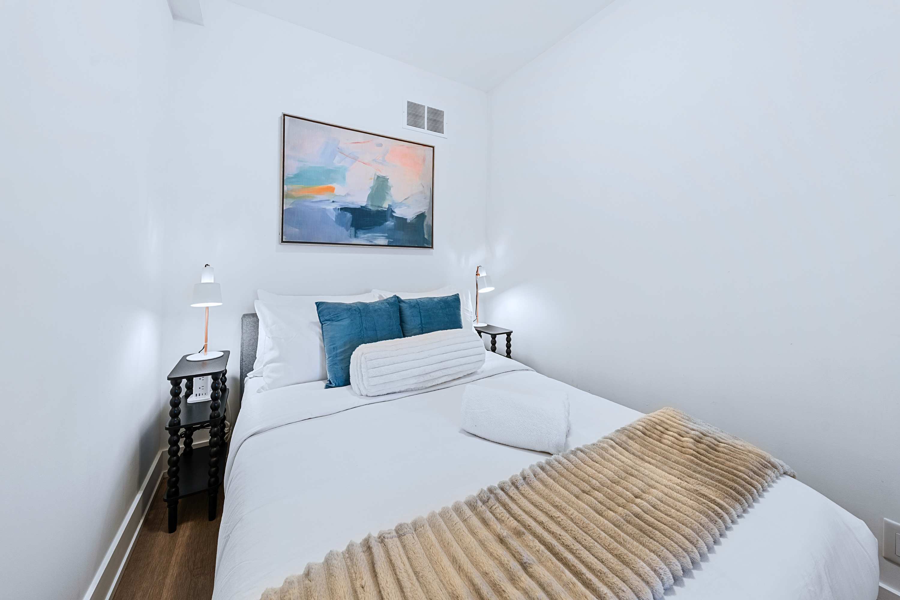 Westend Suite Near High Park Bloor West | Photo 35