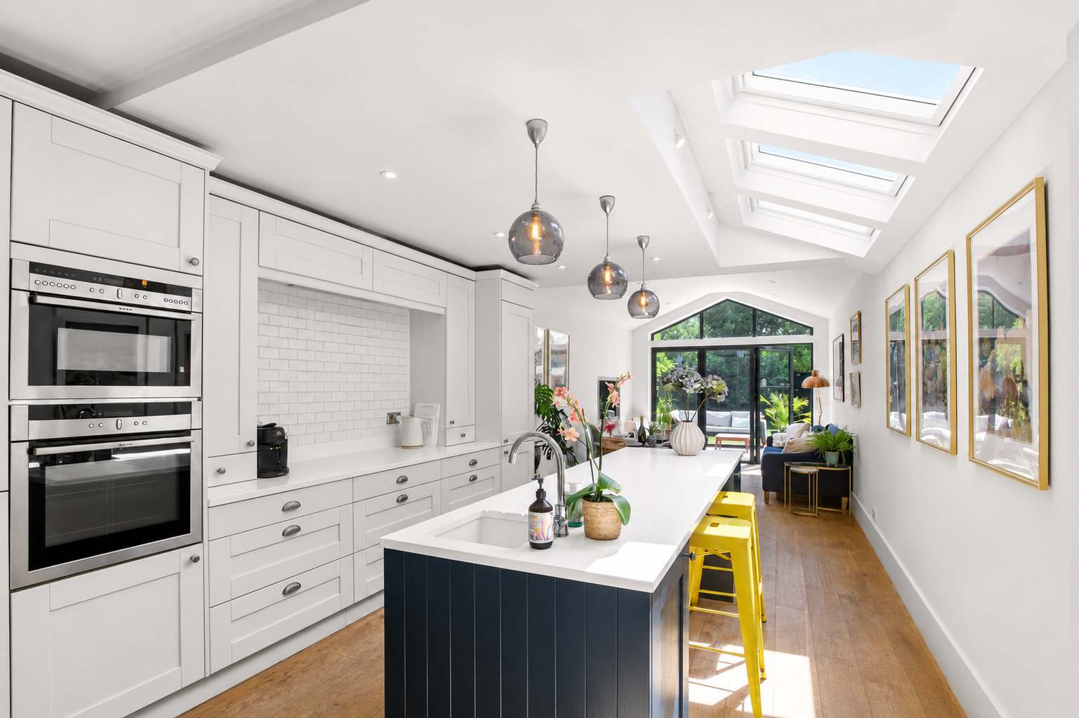 Stylish Hertford House - Ideal for Work or Leisure — Hostahome managed short-let