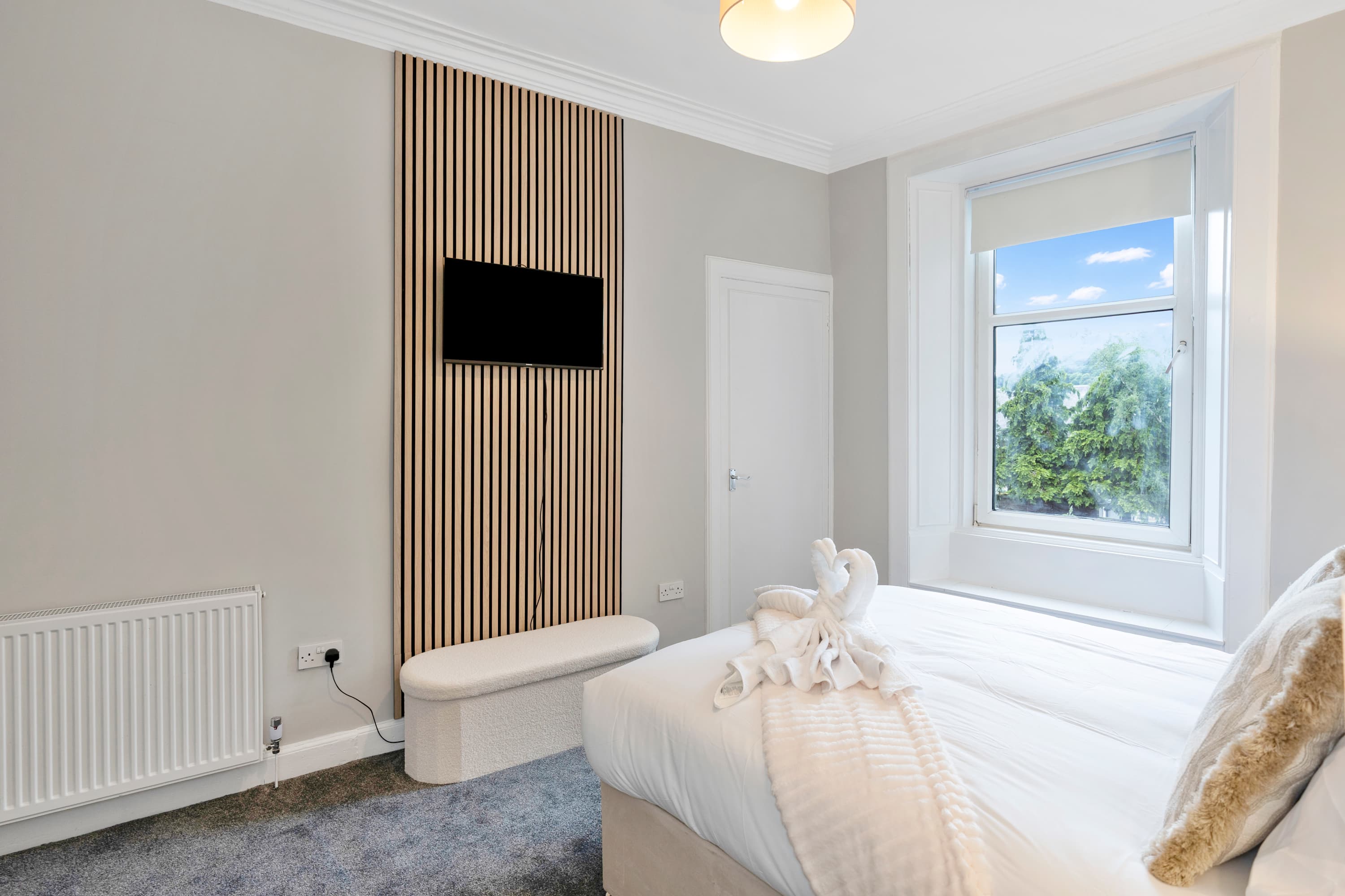 Spacious 3BR Hawick Apartment, Sleeps 6, Parking in Drumlanrig Square 1 TD9 0AS - Property image 10 - VivreStays
