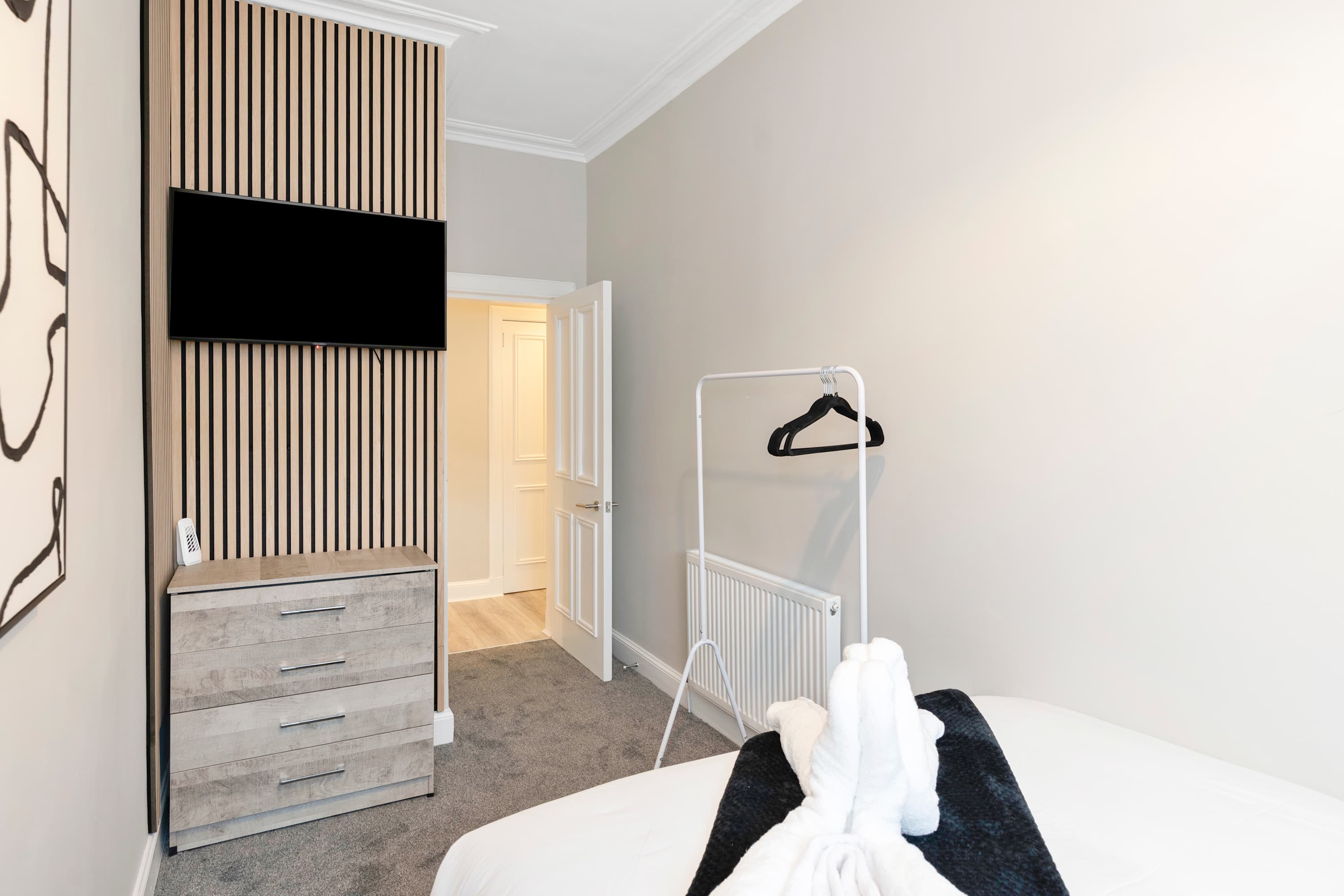 Spacious 3BR Hawick Apartment, Sleeps 6, Parking in Drumlanrig Square 1 TD9 0AS - Property image 17 - VivreStays