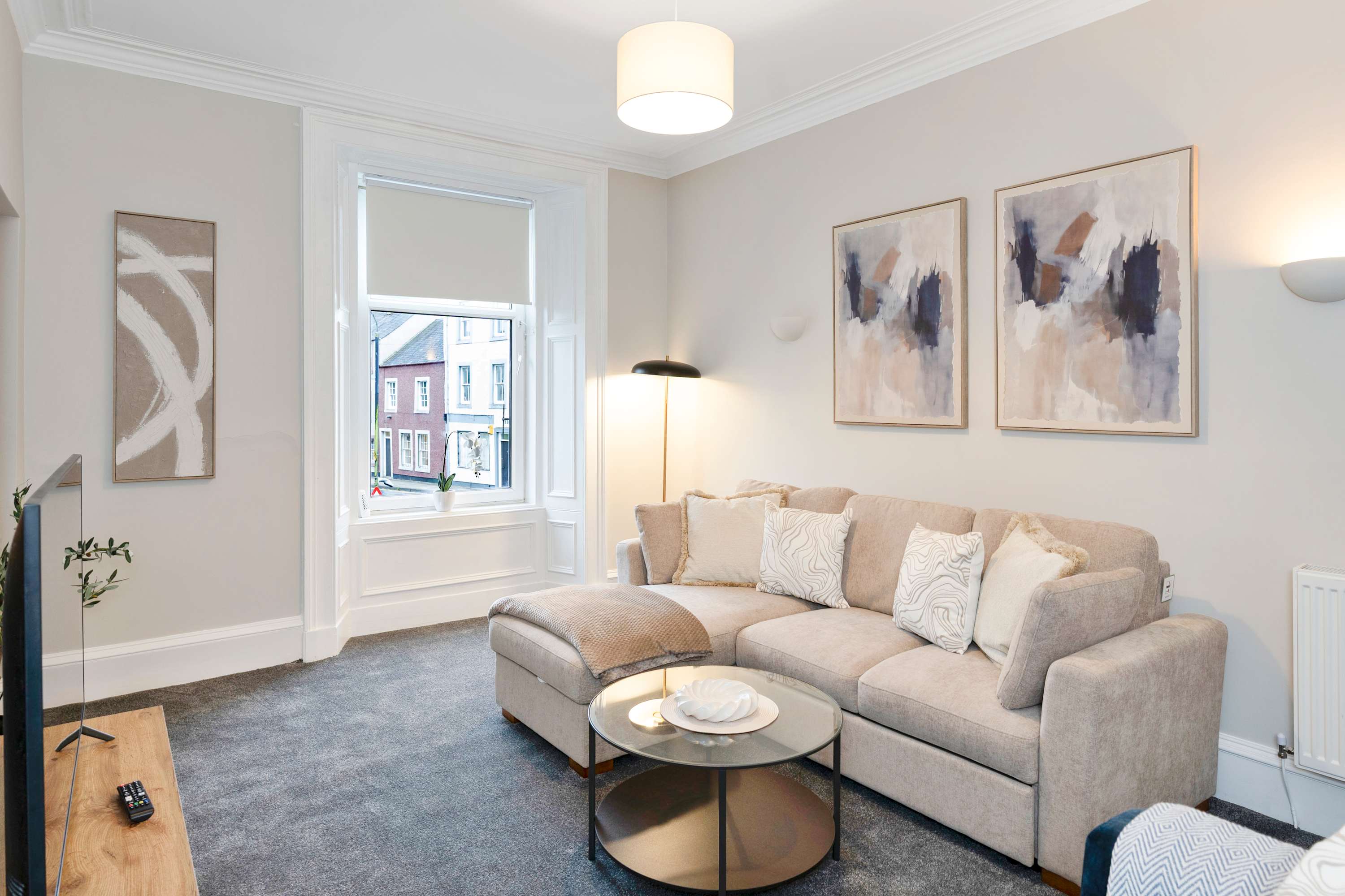 Spacious 3BR Hawick Apartment, Sleeps 6, Parking serviced apartment - UK - VivreStays