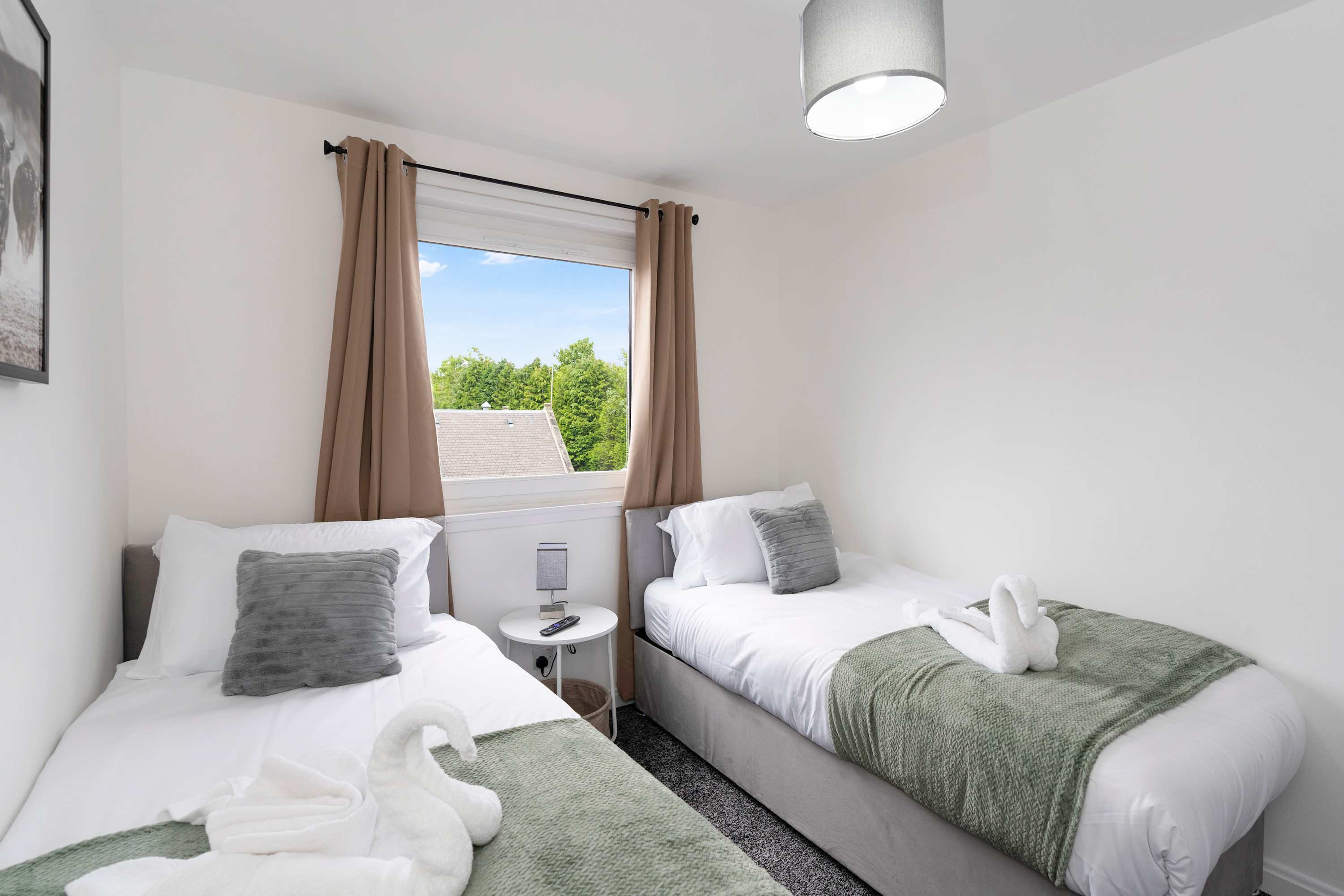 Contractor Friendly Hawick Apt, Parking, Sleeps 5 in Brougham Place 17 TD9 9JU - Property image 9 - VivreStays