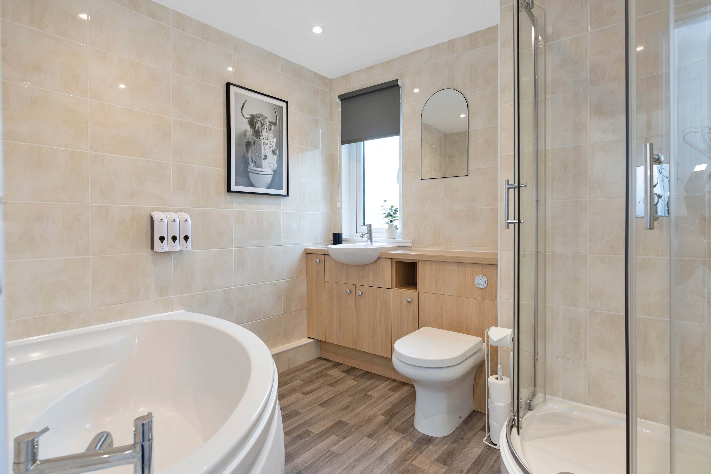 Contractor Friendly Hawick Apt, Parking, Sleeps 5 in Brougham Place 17 TD9 9JU - Property image 14 - VivreStays