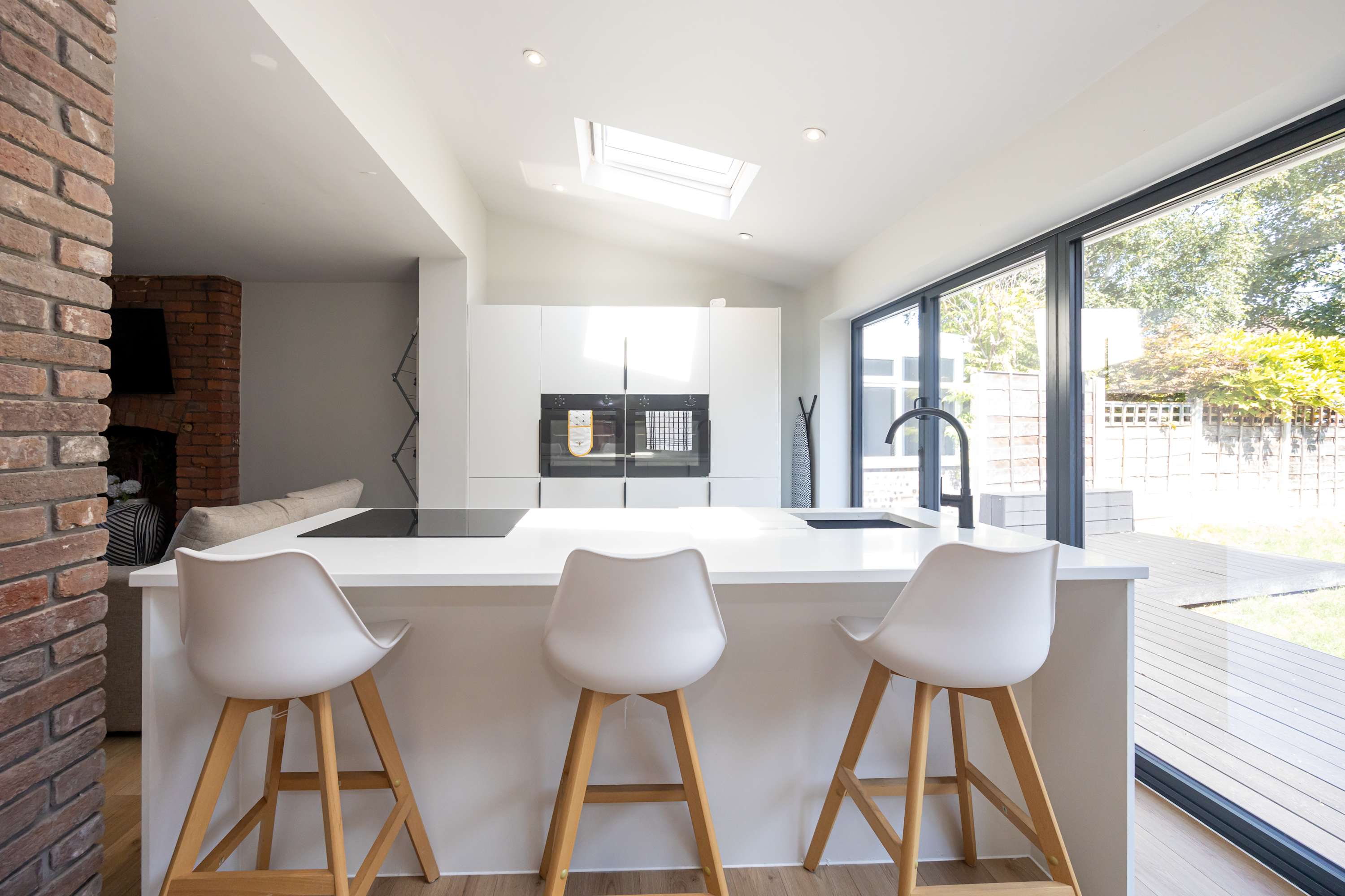 Modern home in Droylsden Mcr| Private Parking in Manor Road M43 6QD - Property image 23 - VivreStays