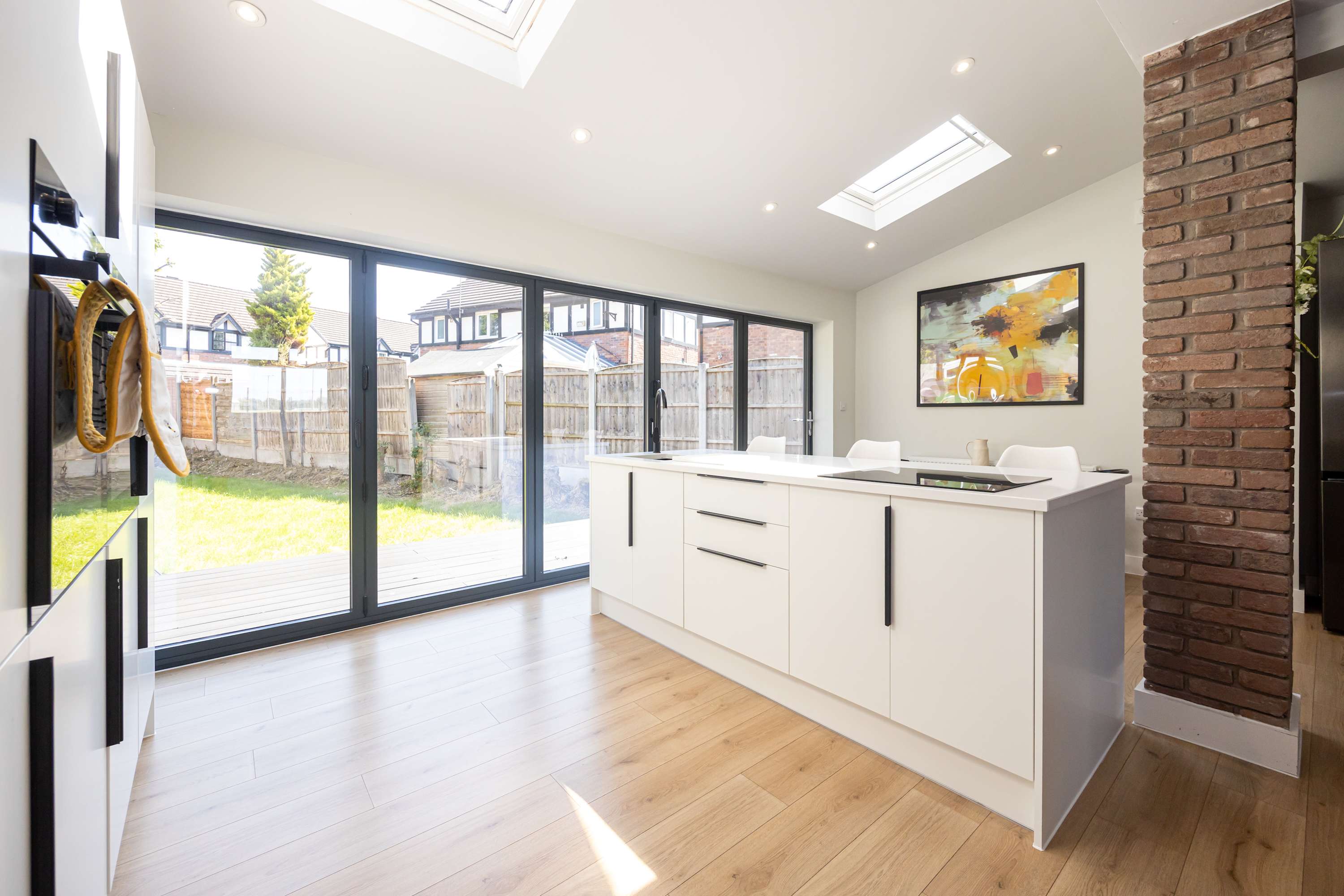 Modern home in Droylsden Mcr| Private Parking in Manor Road M43 6QD - Property image 24 - VivreStays