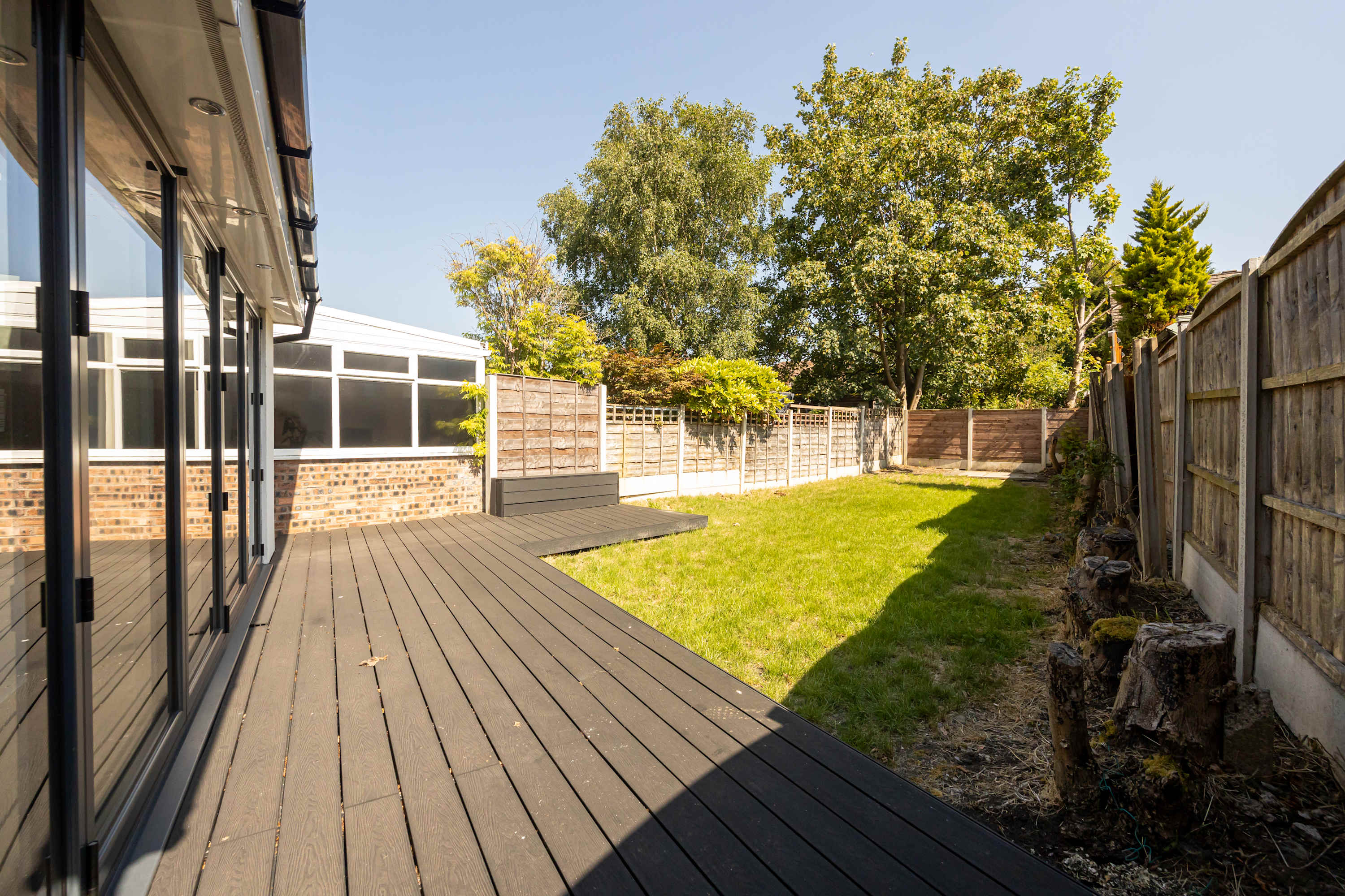 Modern home in Droylsden Mcr| Private Parking in Manor Road M43 6QD - Property image 37 - VivreStays
