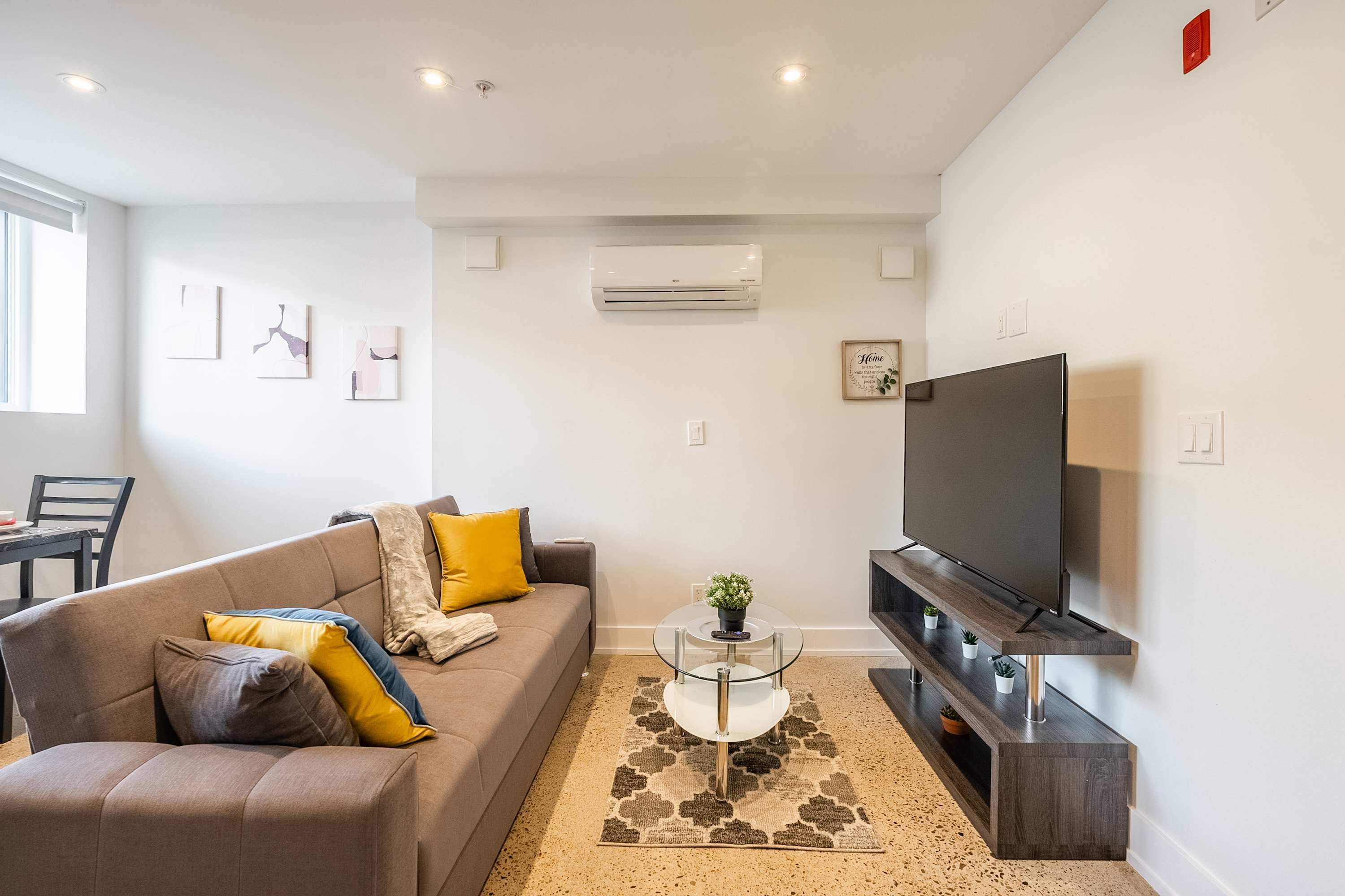 Stylish Stay Near High Park Subway