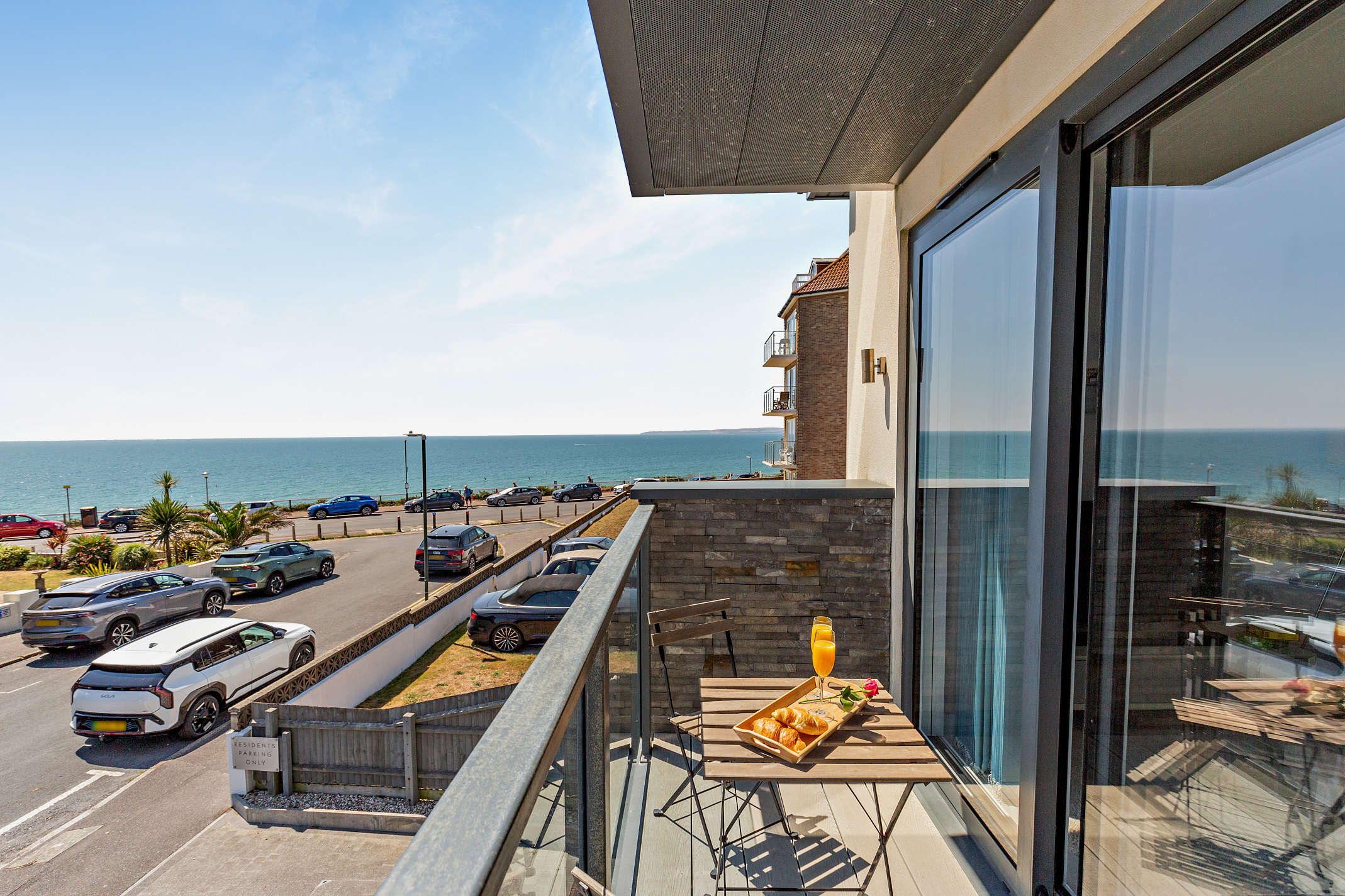 Ocean View Beach Apartment with Balcony & Parking in Warren Edge Close 7 BH6 4AY - Property image 23 - VivreStays